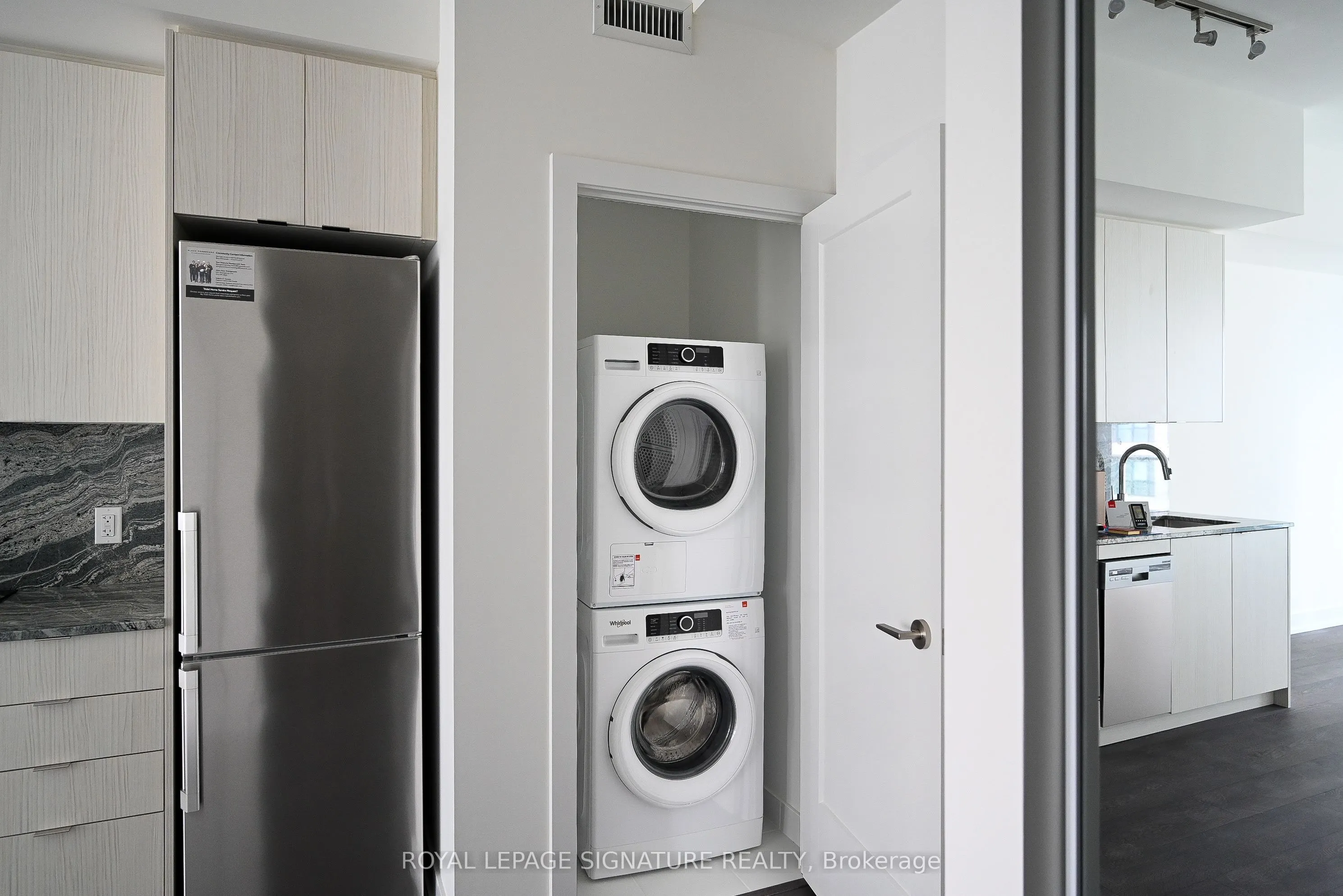 5 Mabelle Avenue, #2032