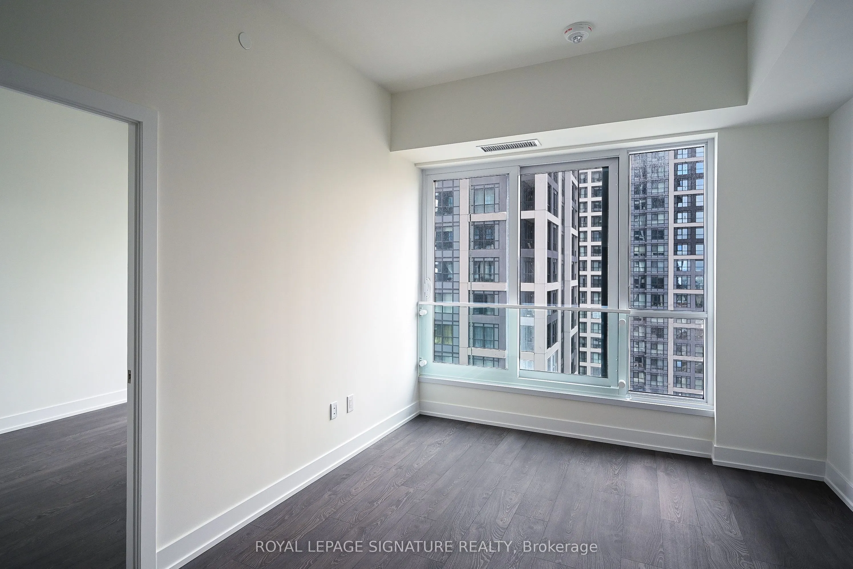 5 Mabelle Avenue, #2032