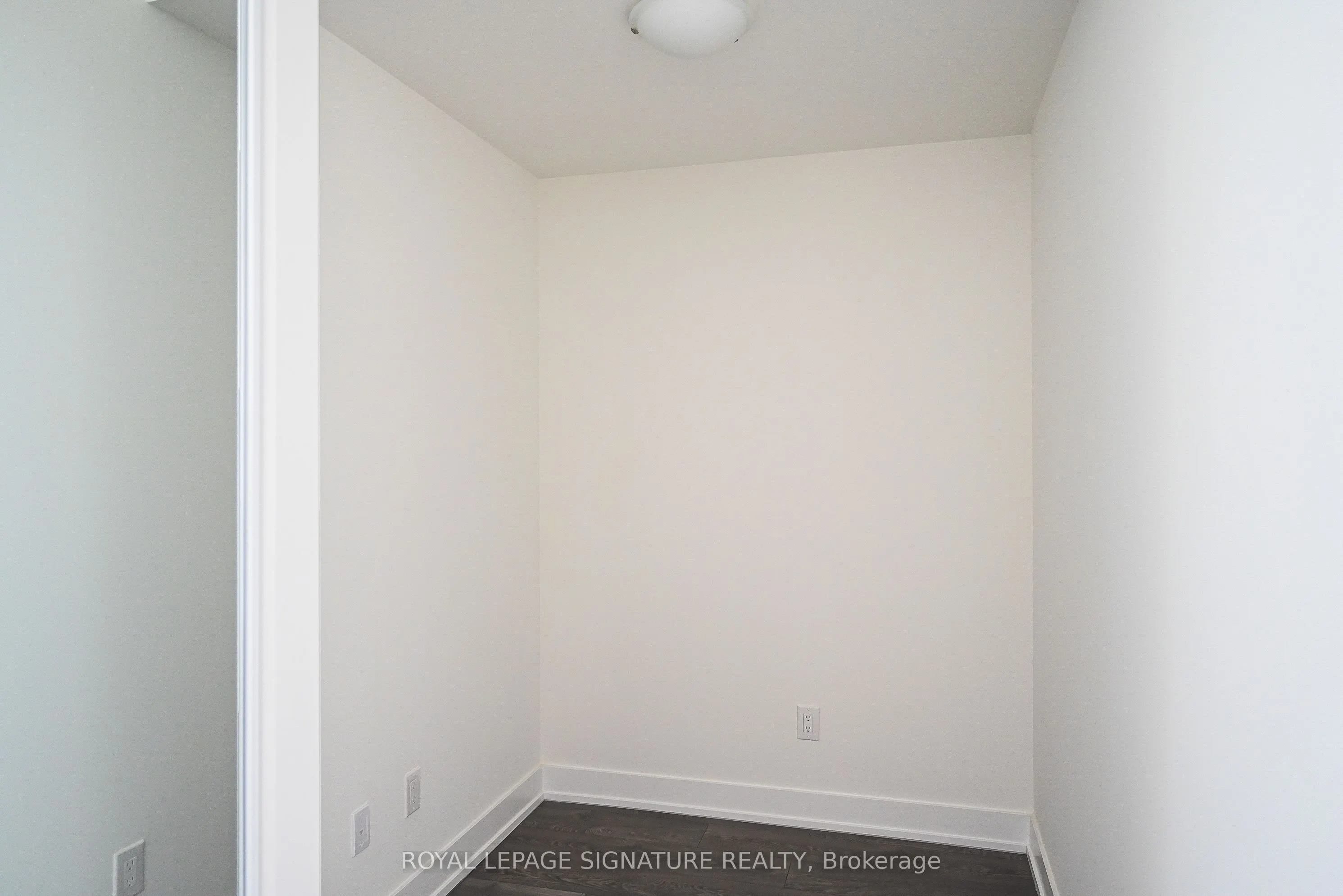 5 Mabelle Avenue, #2032