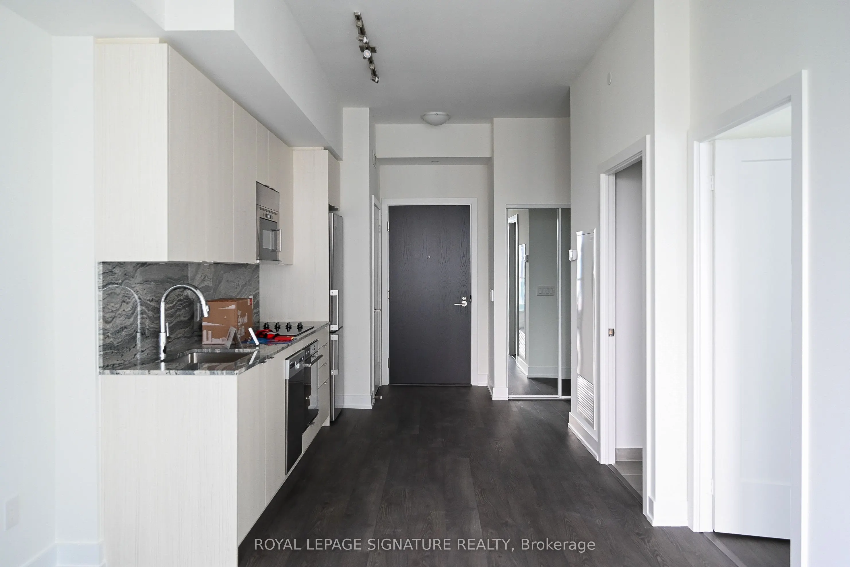 5 Mabelle Avenue, #2032