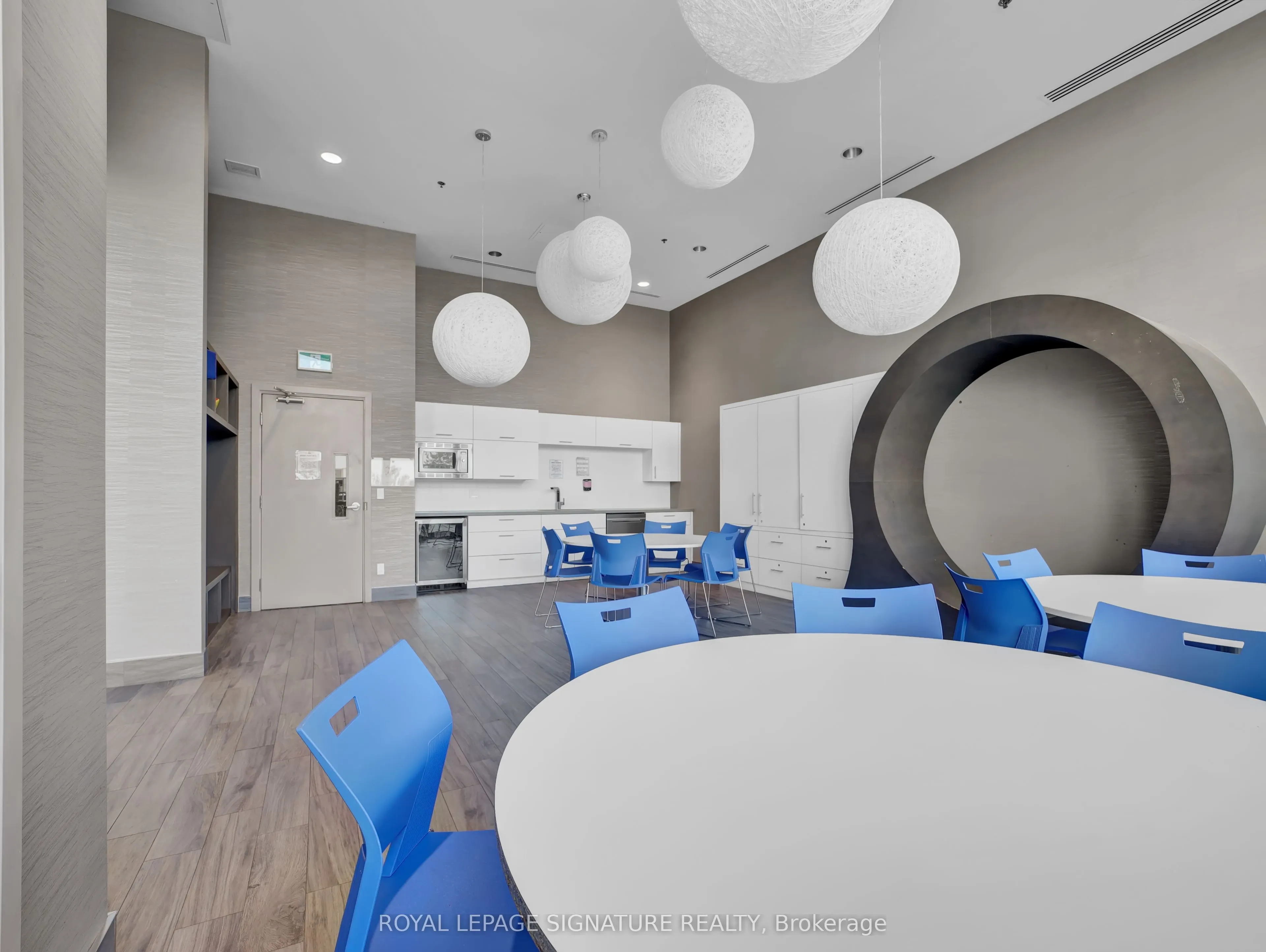 2081 Fairview Street, #610