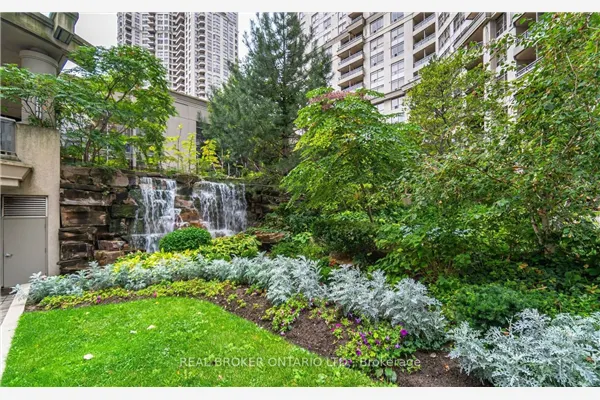 3880 Duke Of York Boulevard