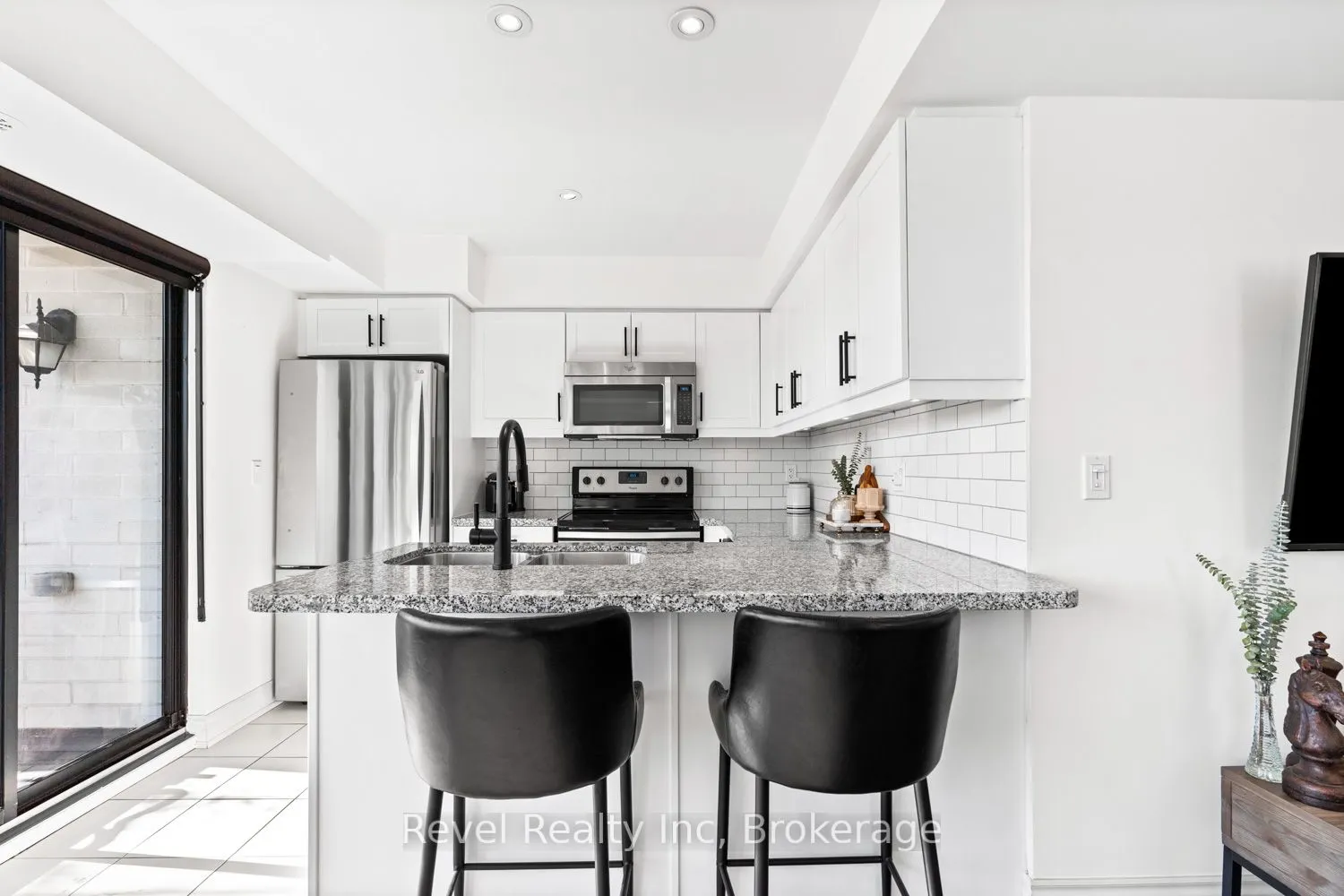 138 Widdicombe Hill Boulevard, #702