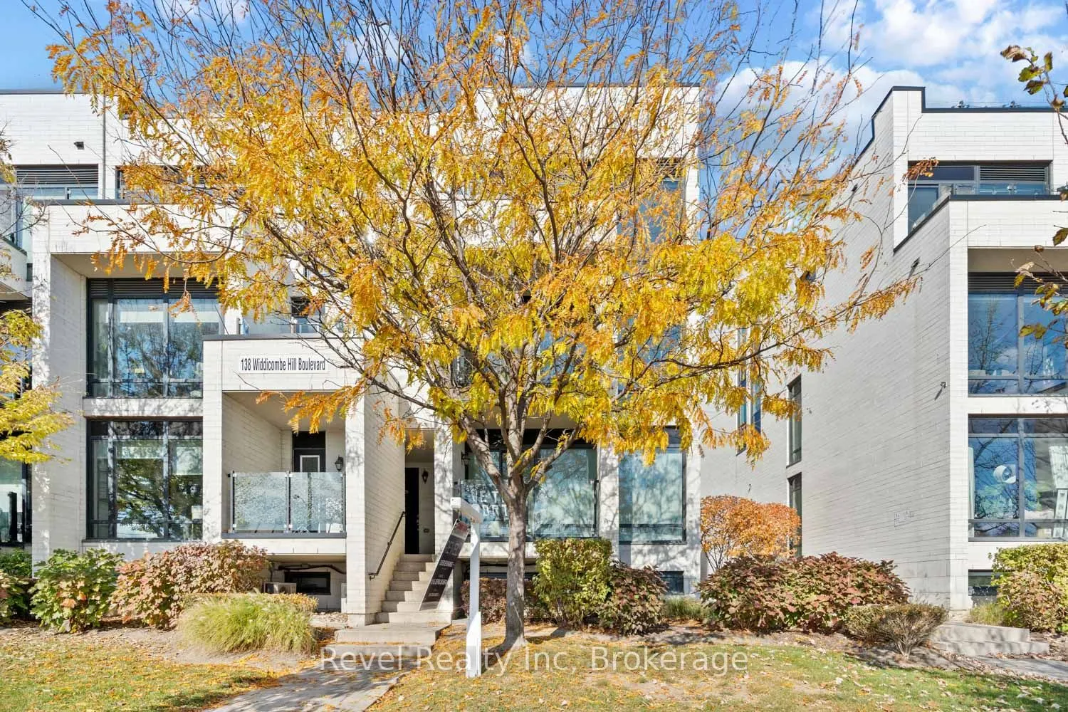 138 Widdicombe Hill Boulevard, #702