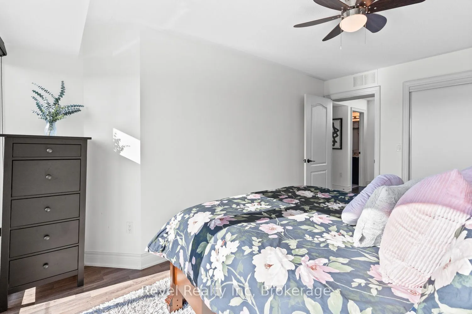 138 Widdicombe Hill Boulevard, #702