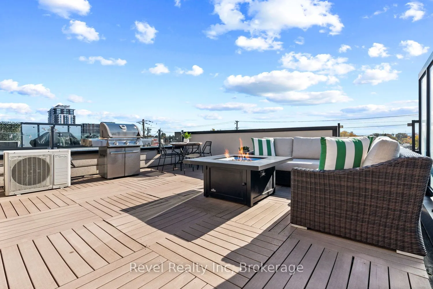 138 Widdicombe Hill Boulevard, #702