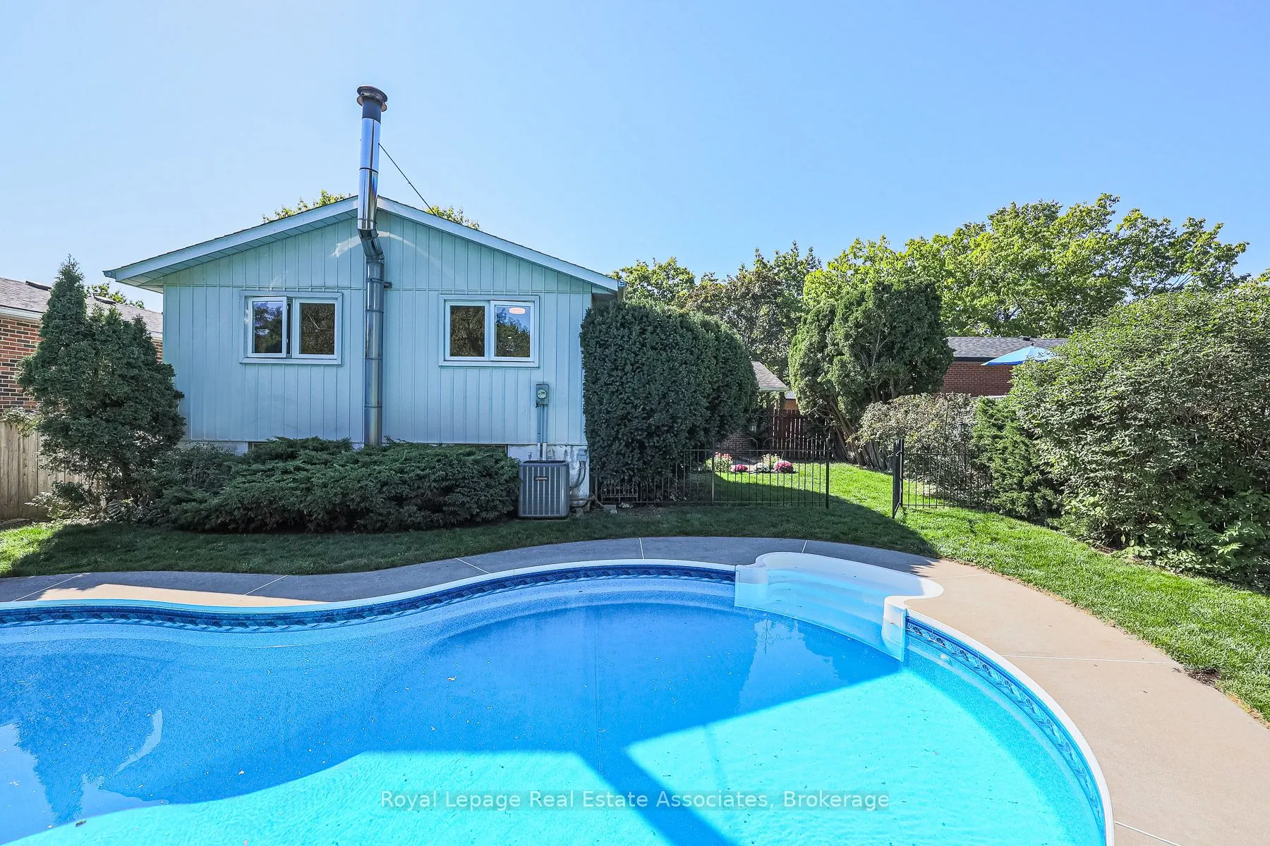 958 Fletcher Valley Crescent