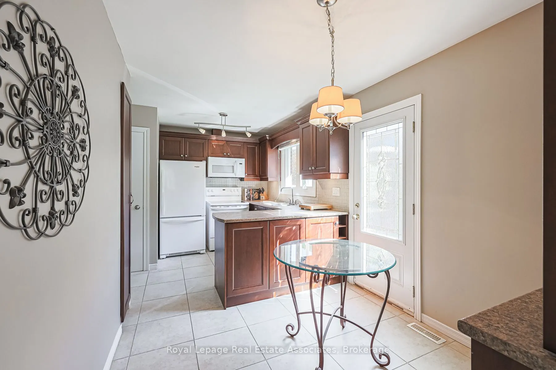 958 Fletcher Valley Crescent