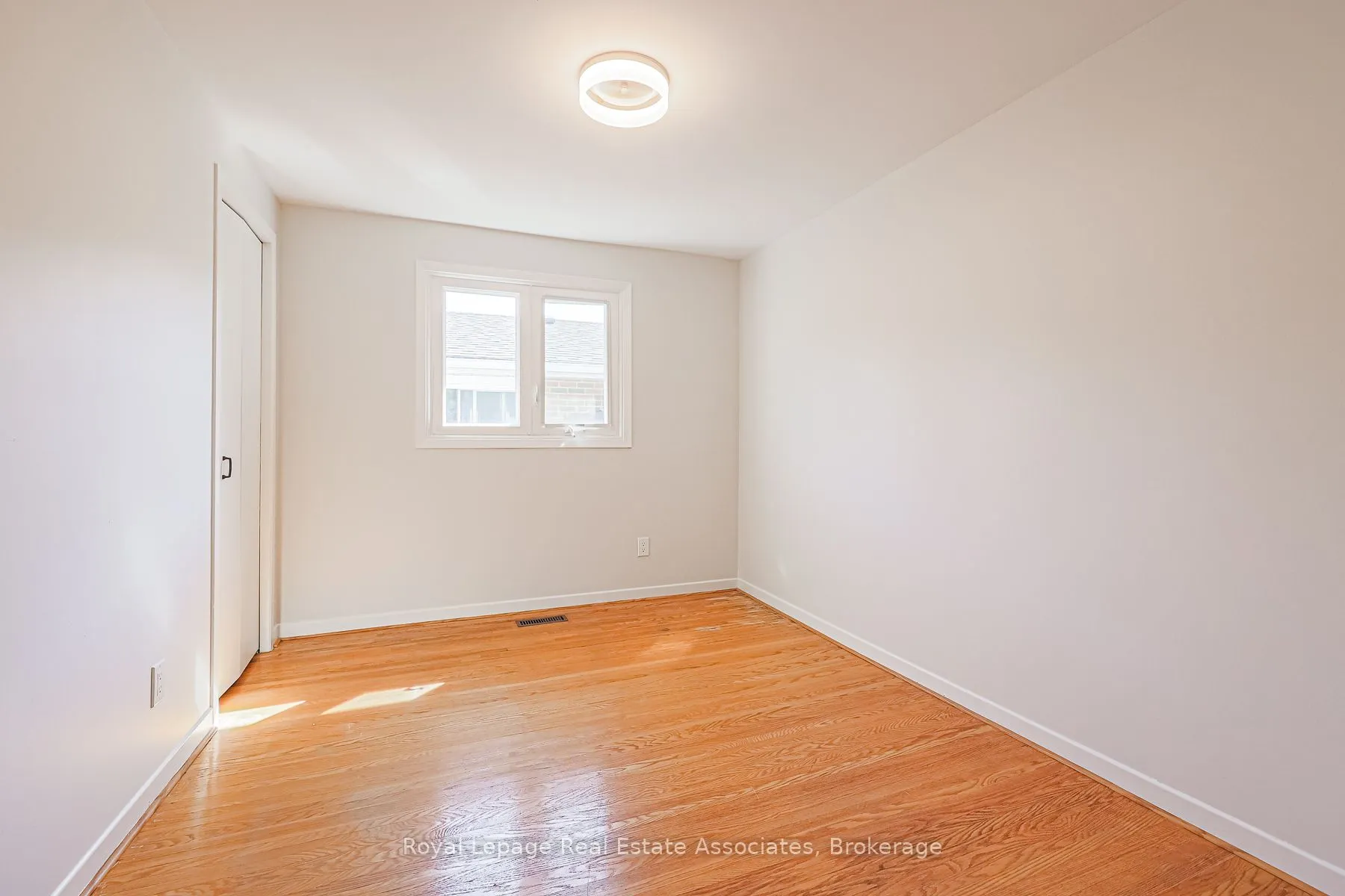 958 Fletcher Valley Crescent