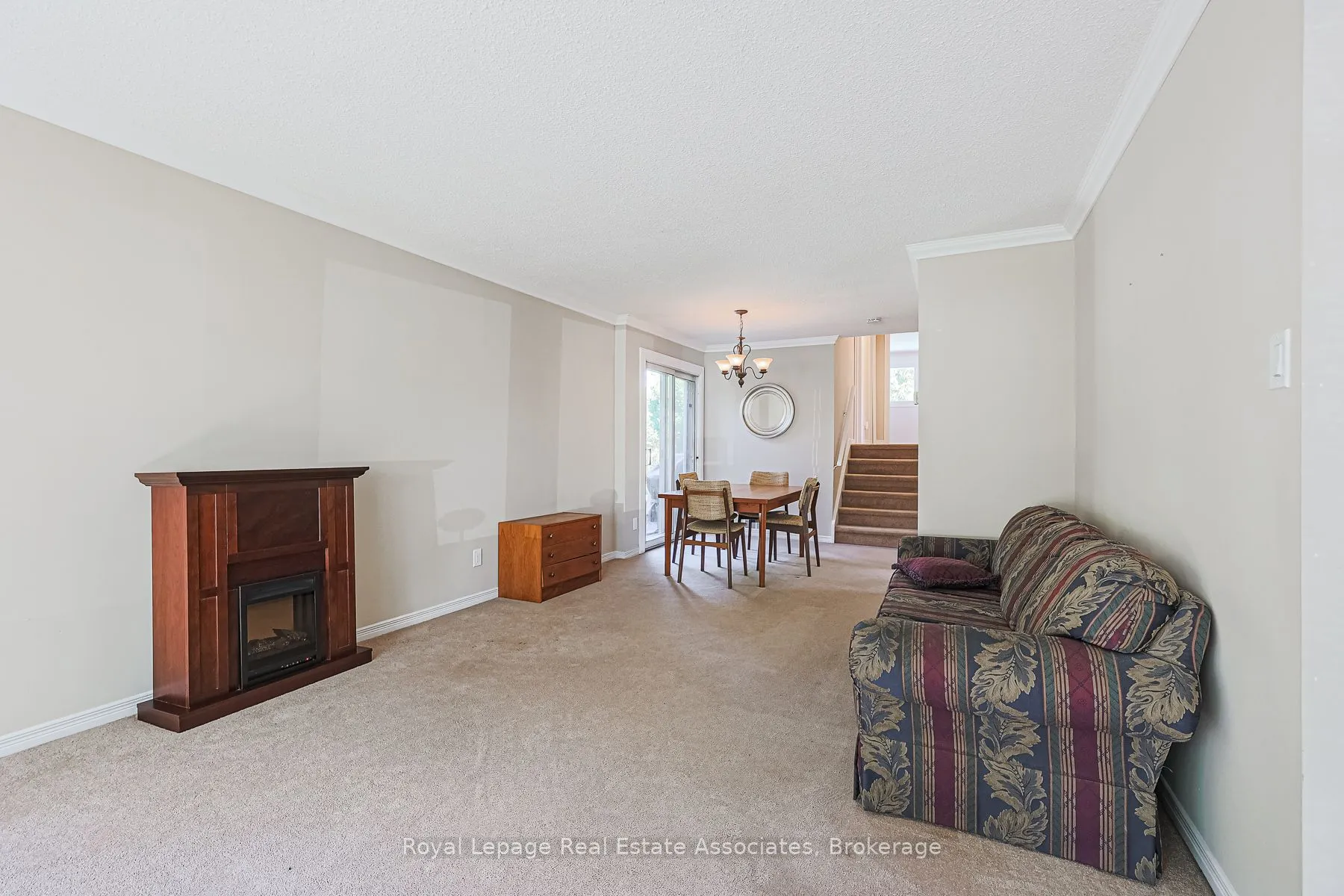 958 Fletcher Valley Crescent