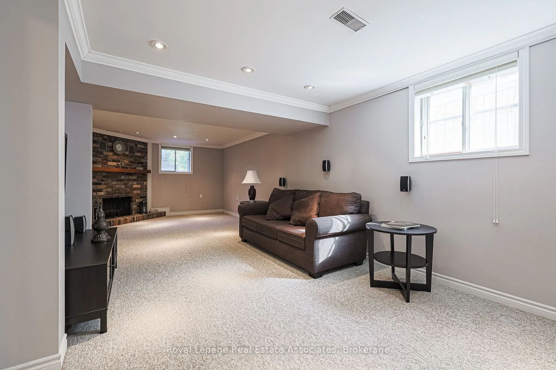 958 Fletcher Valley Crescent