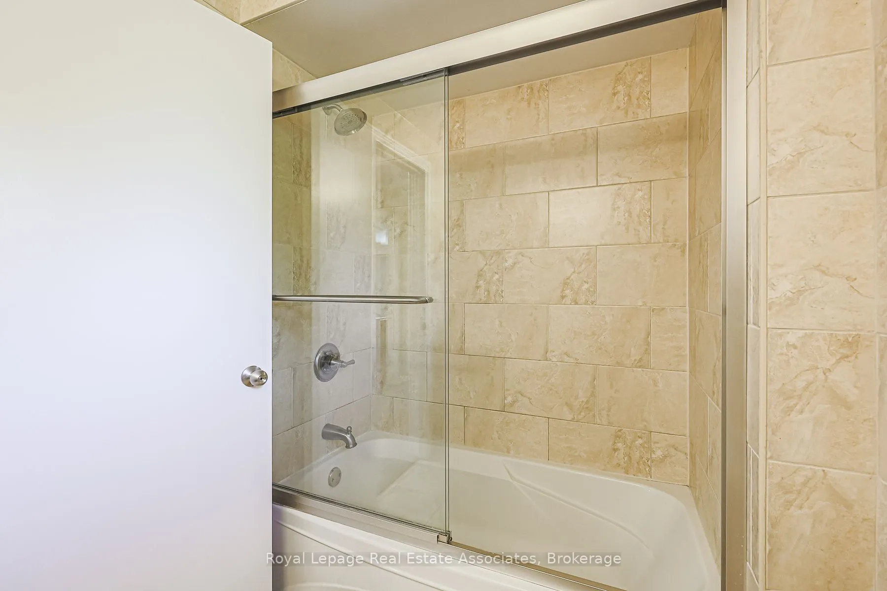 958 Fletcher Valley Crescent