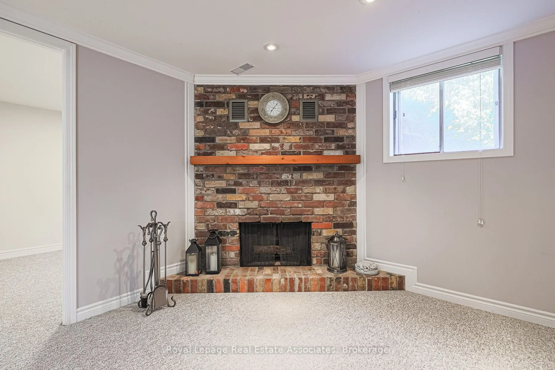 958 Fletcher Valley Crescent