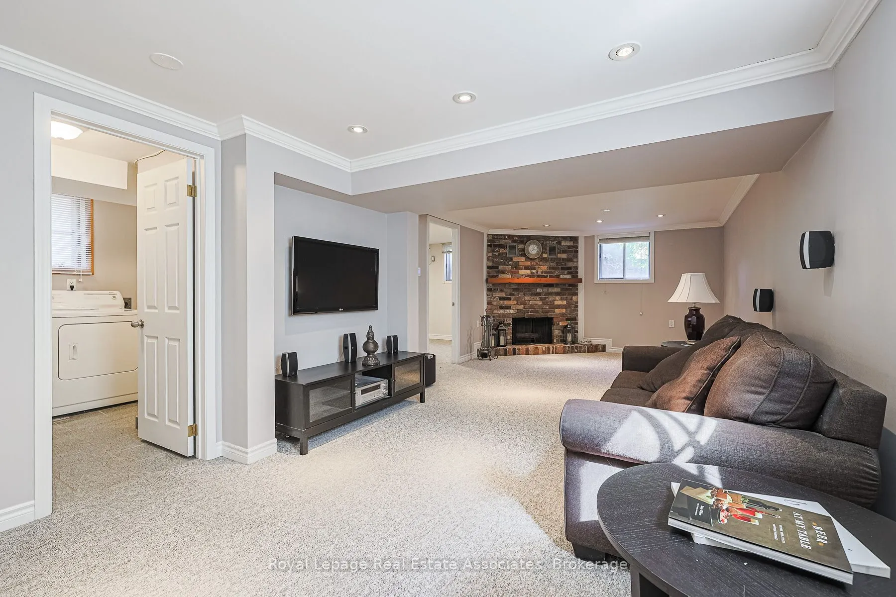 958 Fletcher Valley Crescent