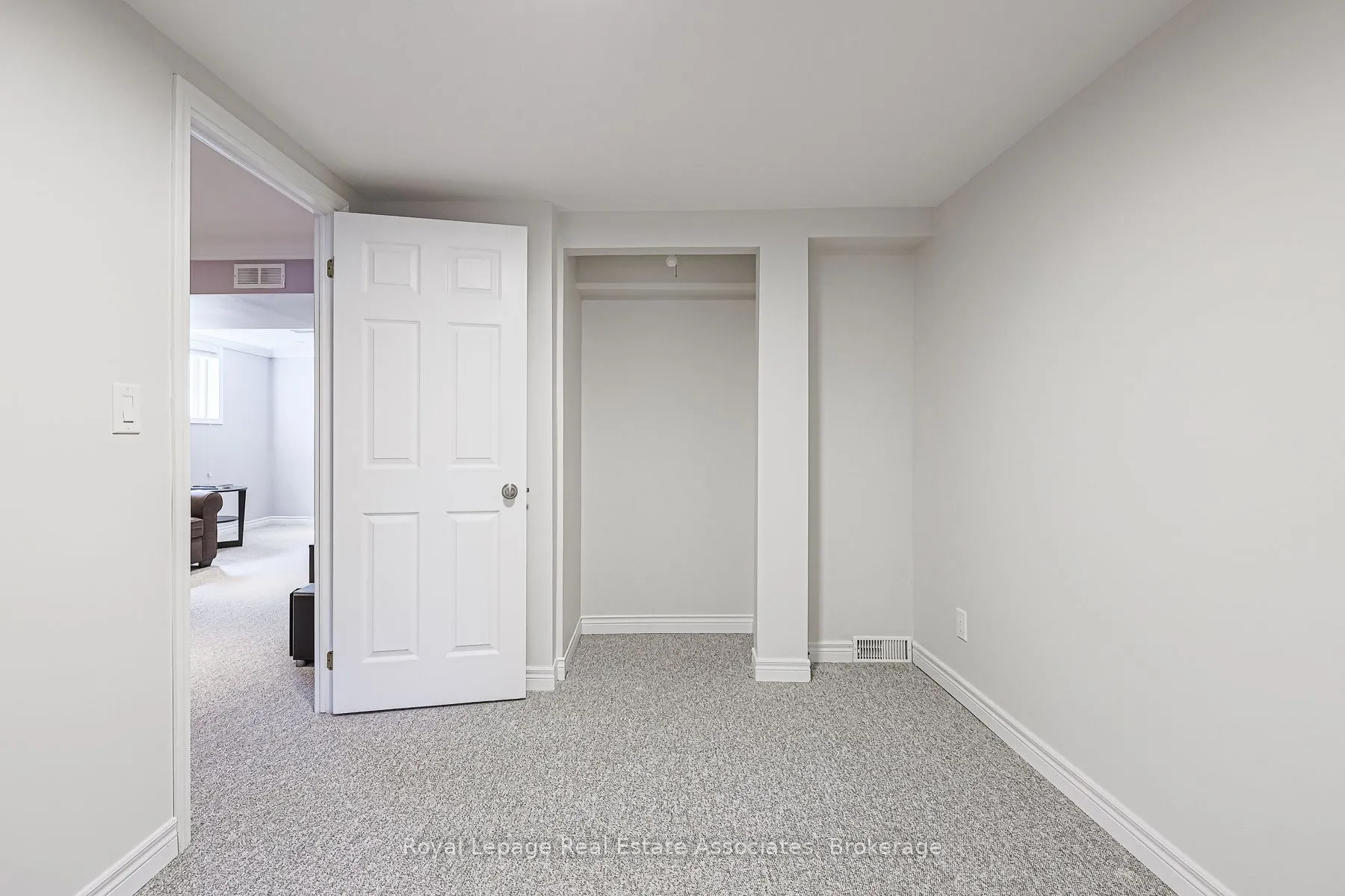 958 Fletcher Valley Crescent