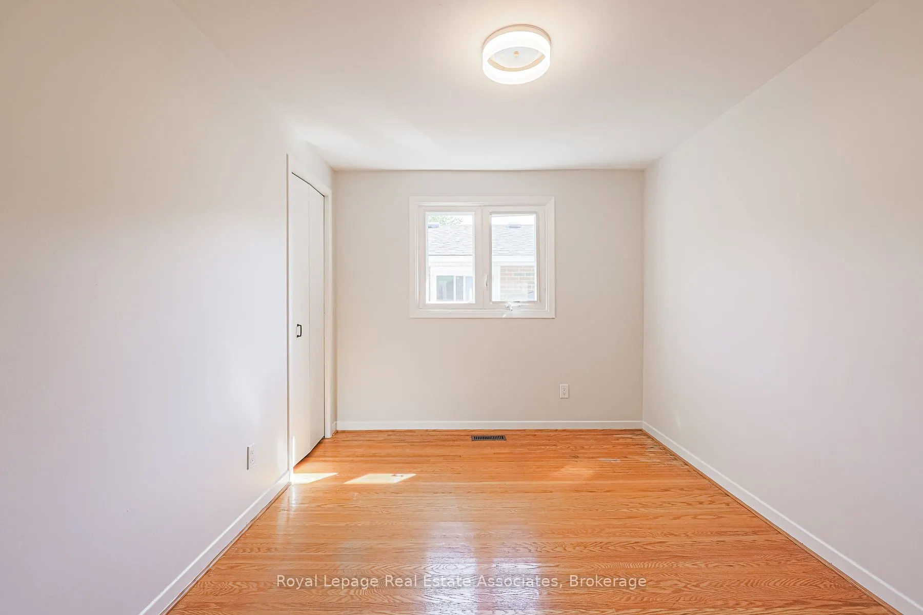 958 Fletcher Valley Crescent