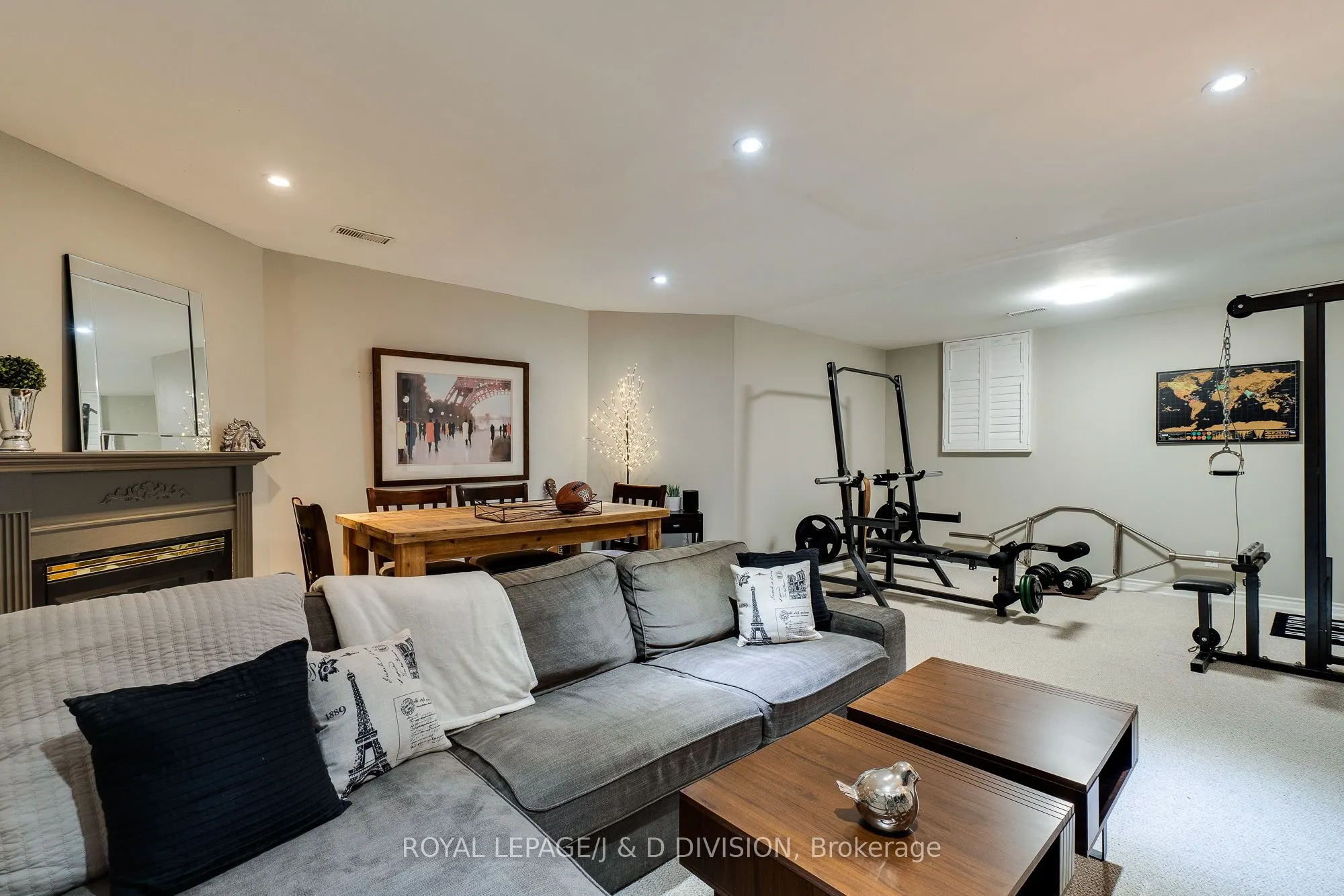 2448 Capilano Crescent