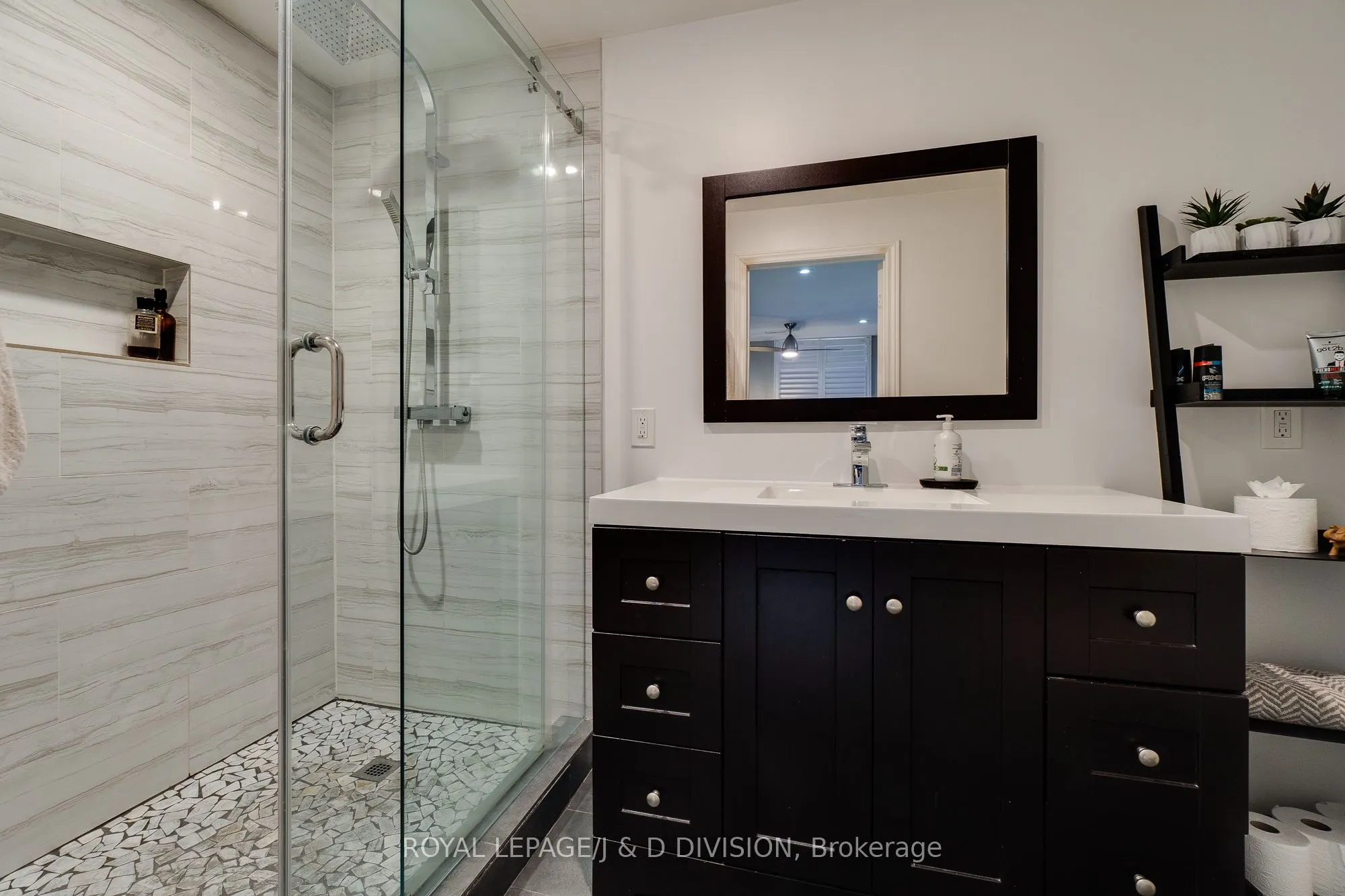 2448 Capilano Crescent