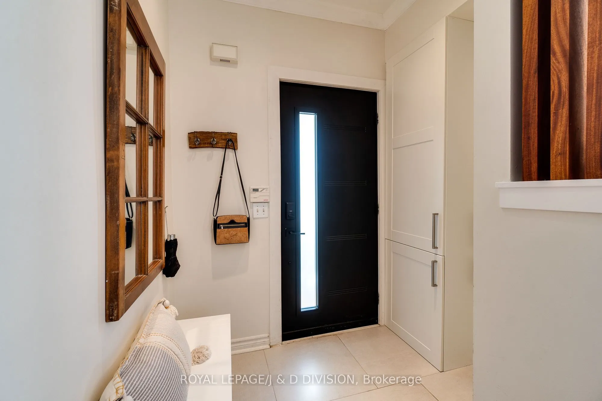 2448 Capilano Crescent