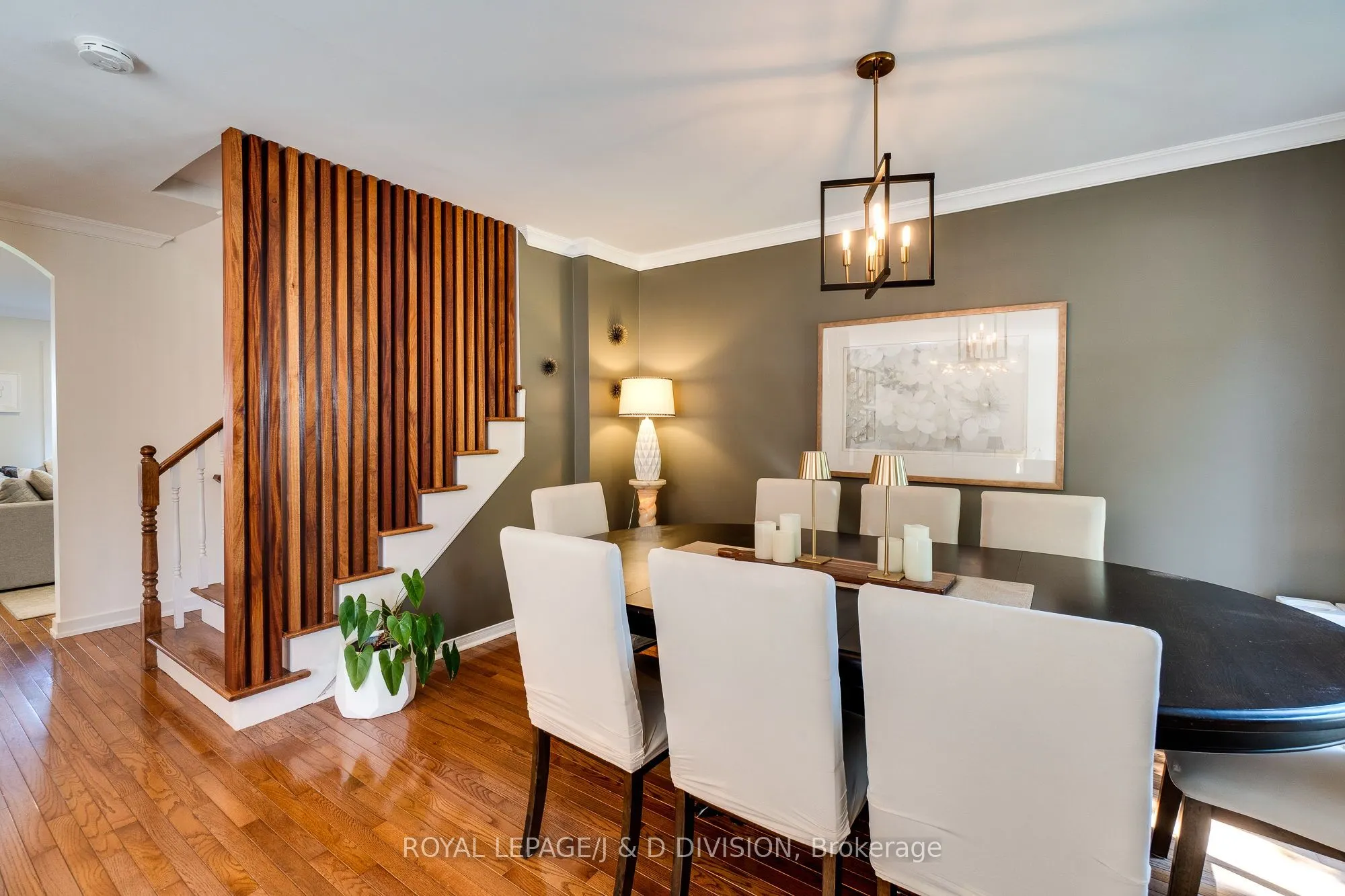 2448 Capilano Crescent