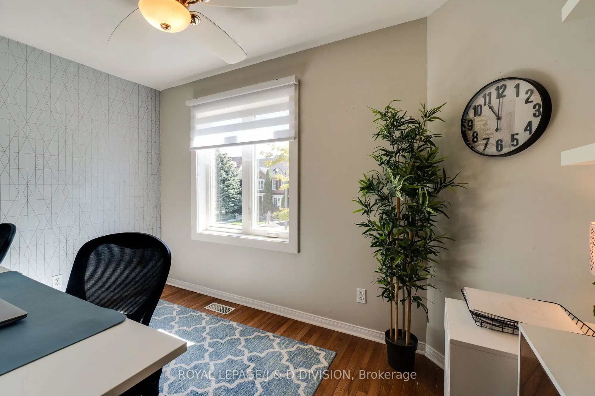 2448 Capilano Crescent