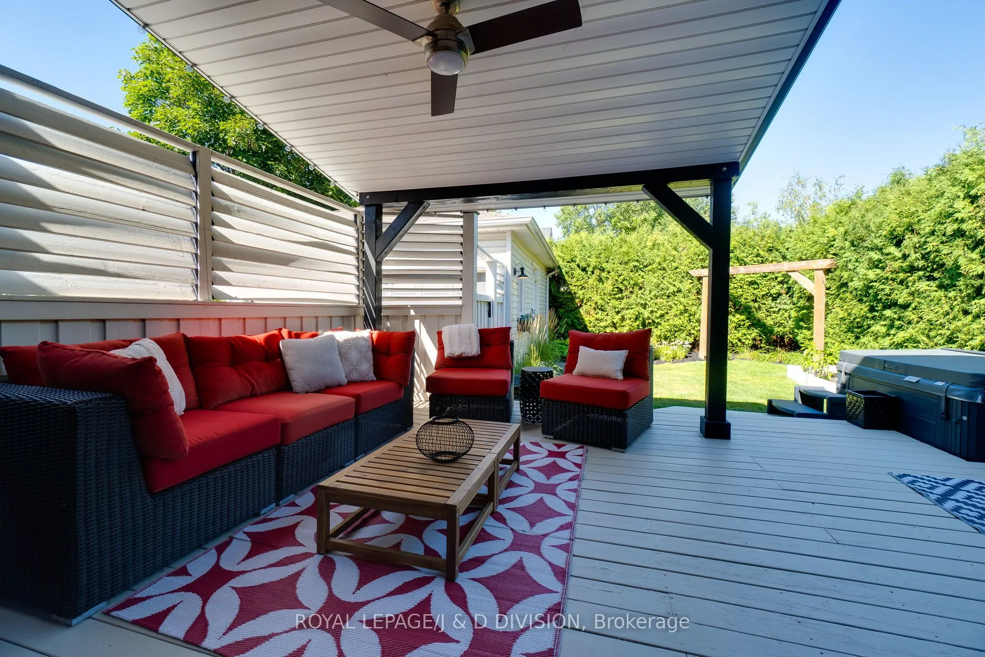 2448 Capilano Crescent