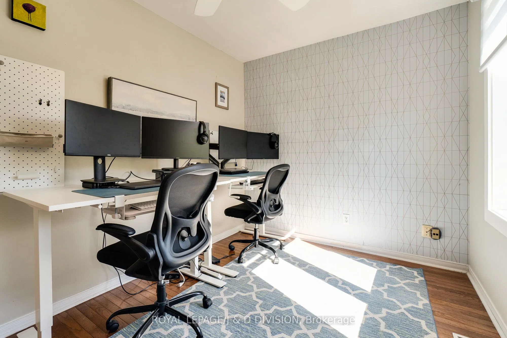 2448 Capilano Crescent