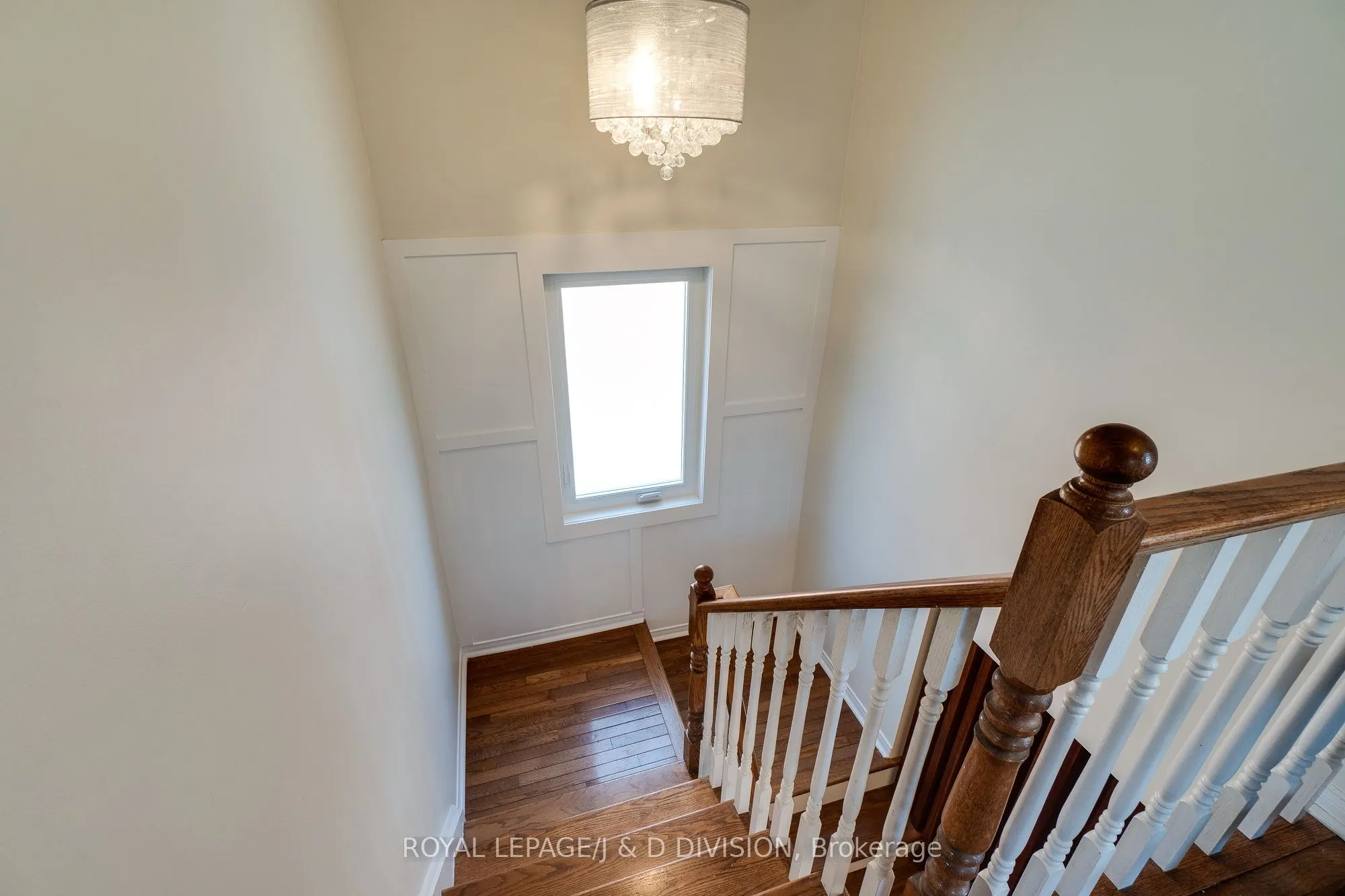 2448 Capilano Crescent