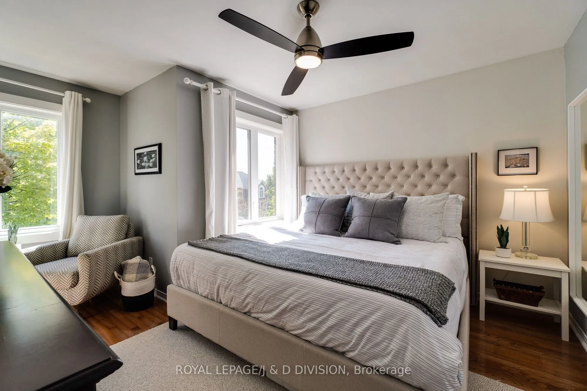 2448 Capilano Crescent