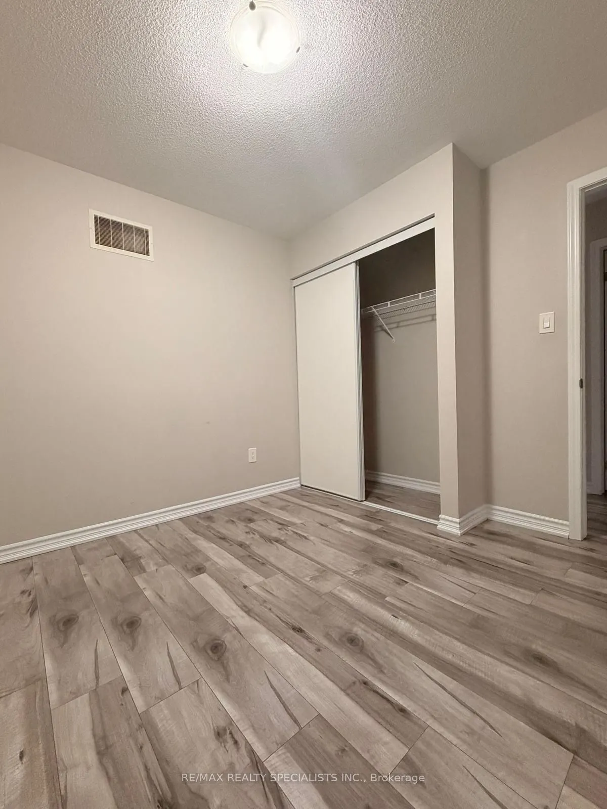 98 Benhurst Crescent