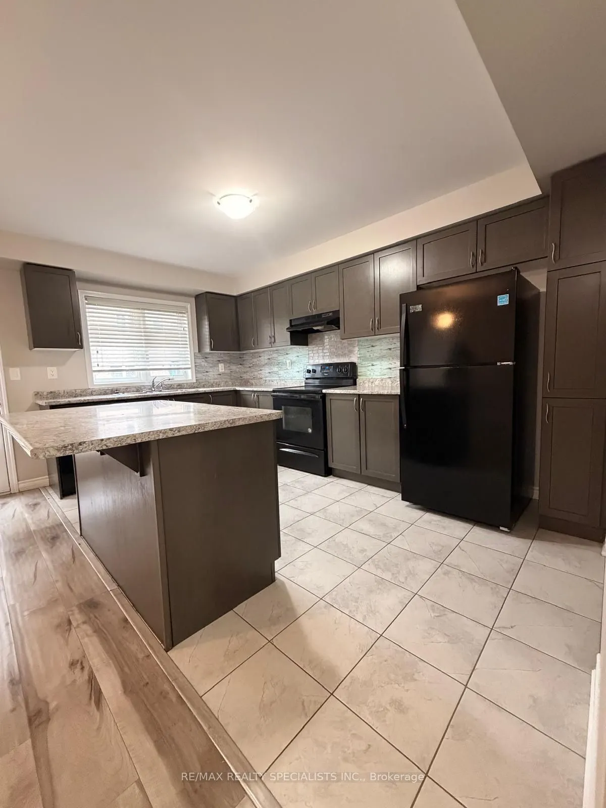 98 Benhurst Crescent