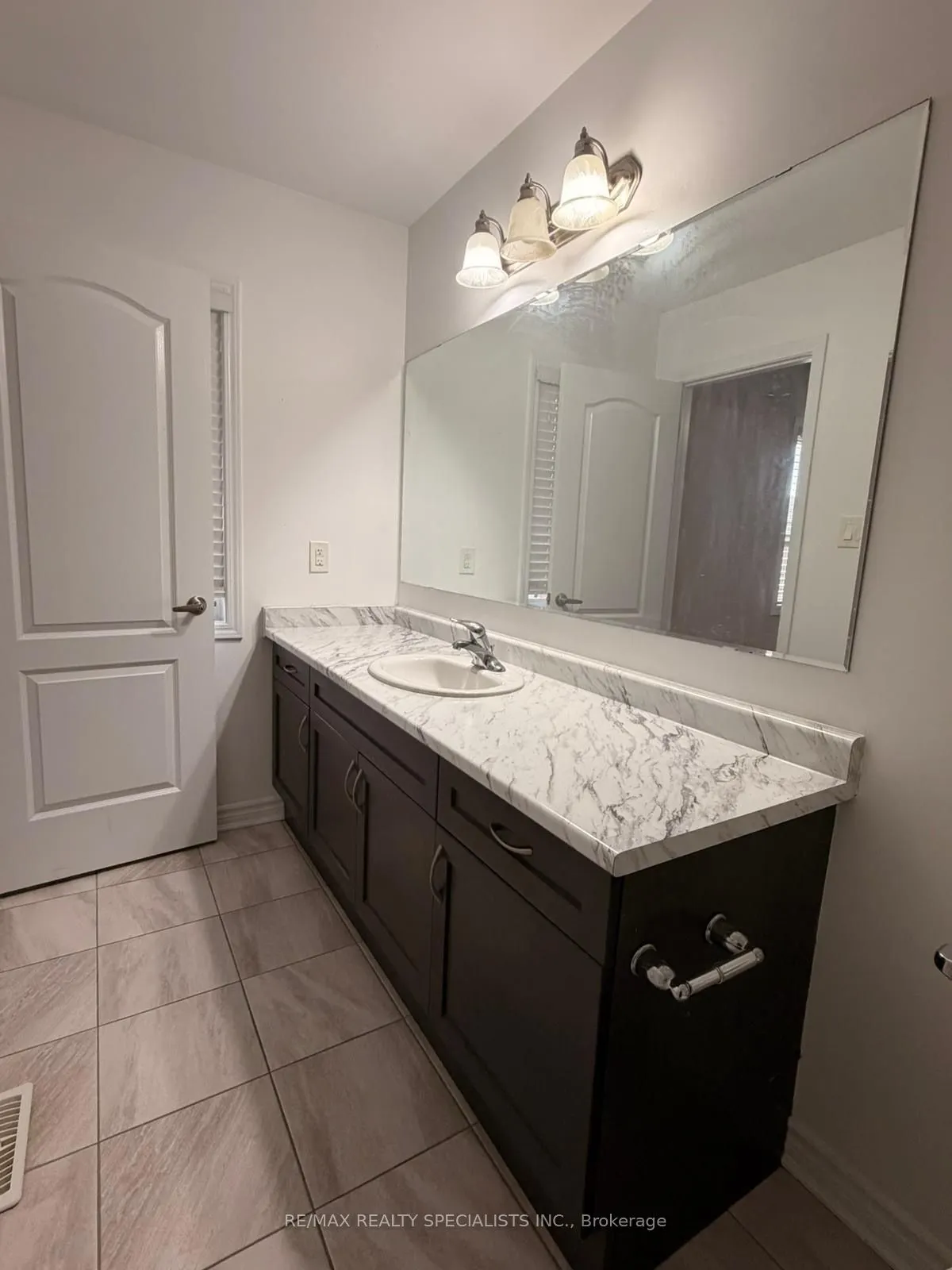 98 Benhurst Crescent