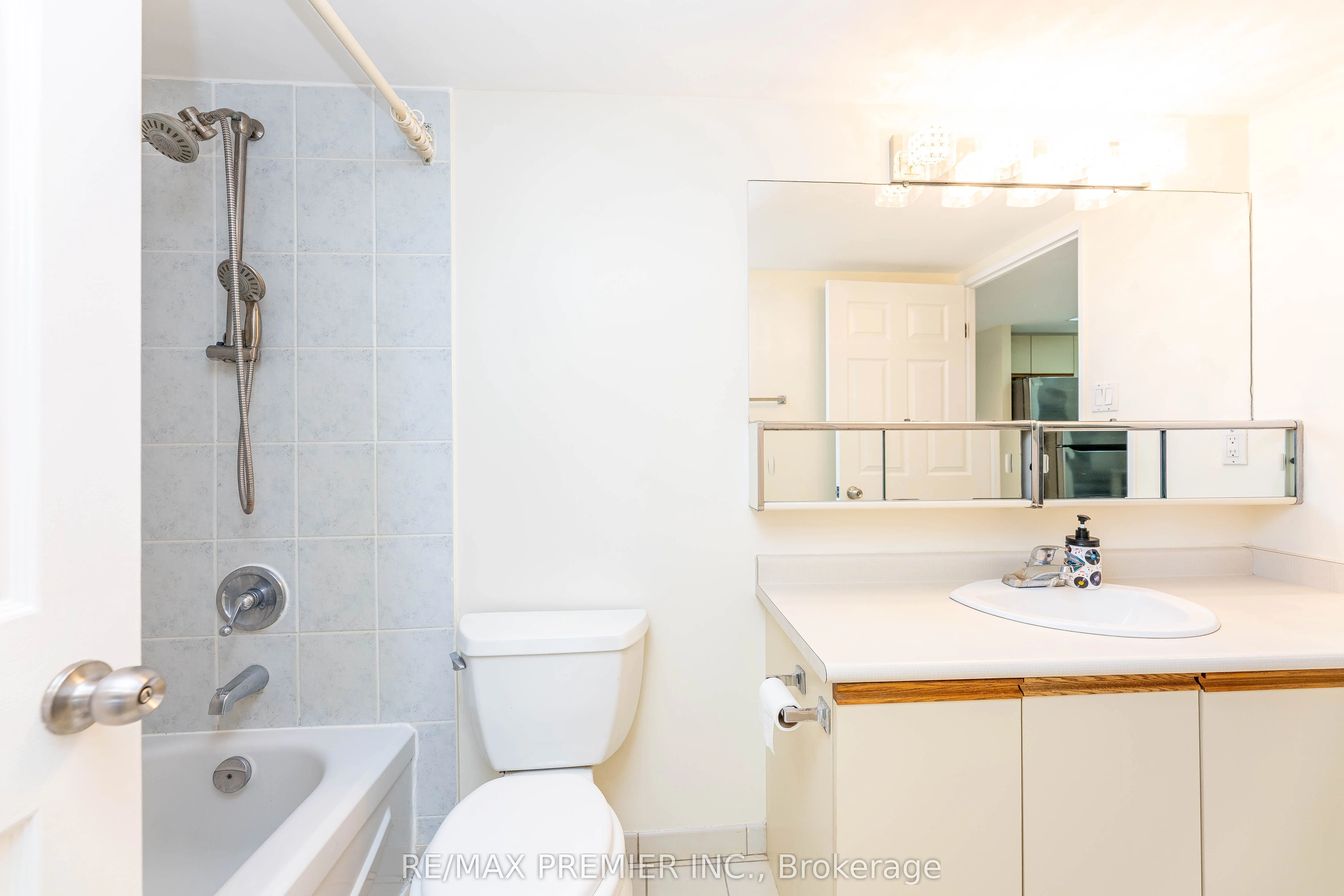 600 Rexdale Boulevard, #907