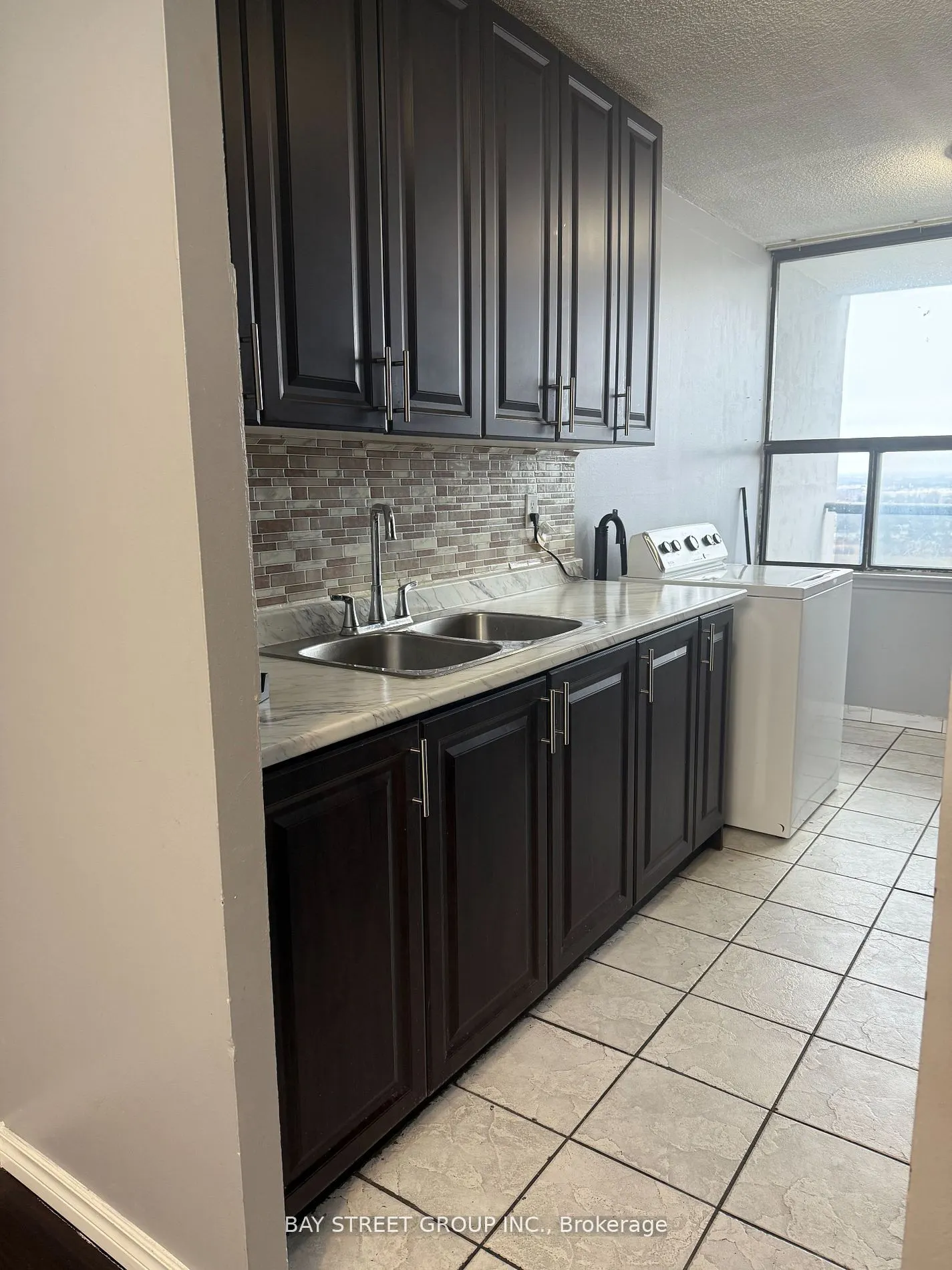 17 Knightsbridge Road, #1803