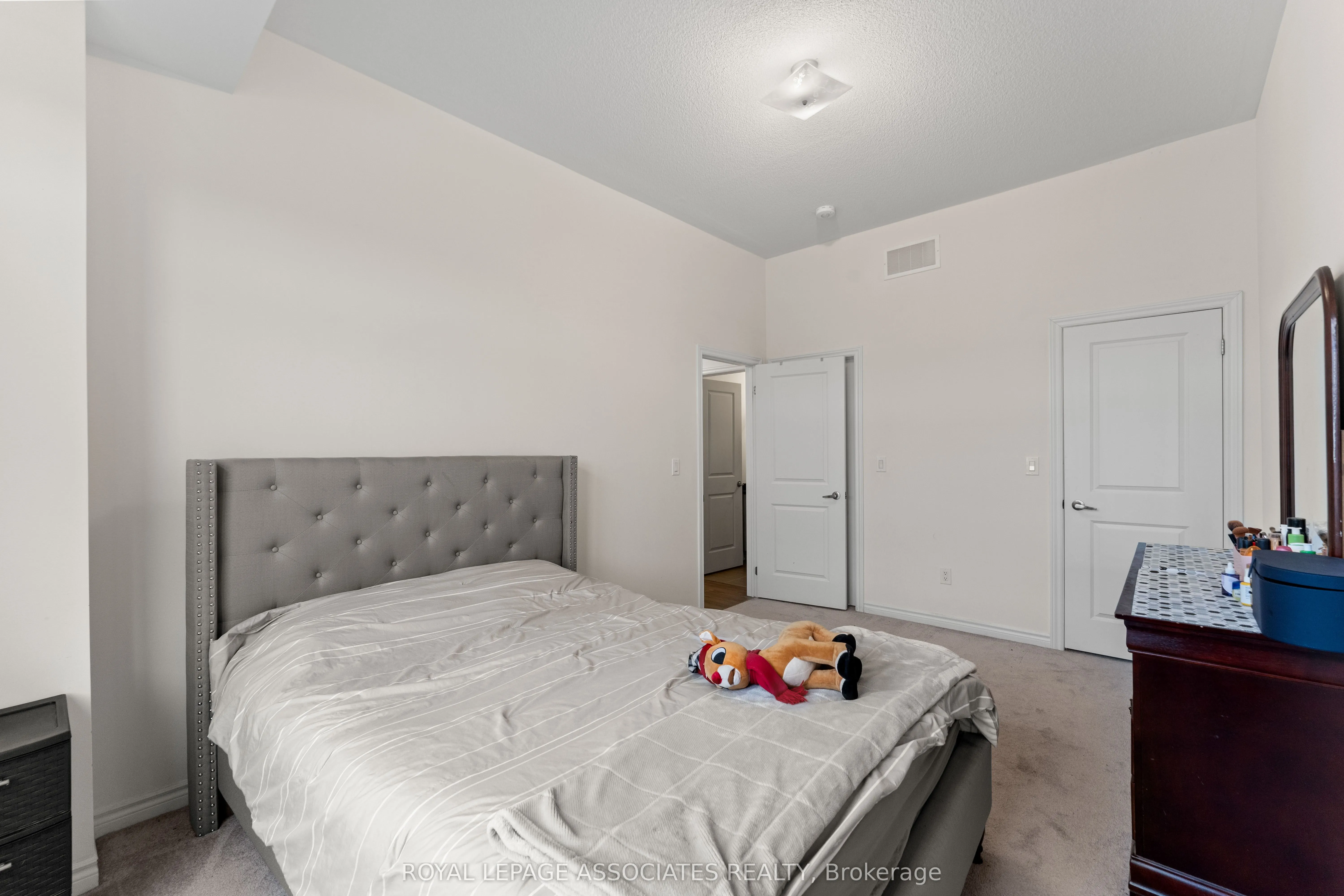 60 Halliford Place, #706