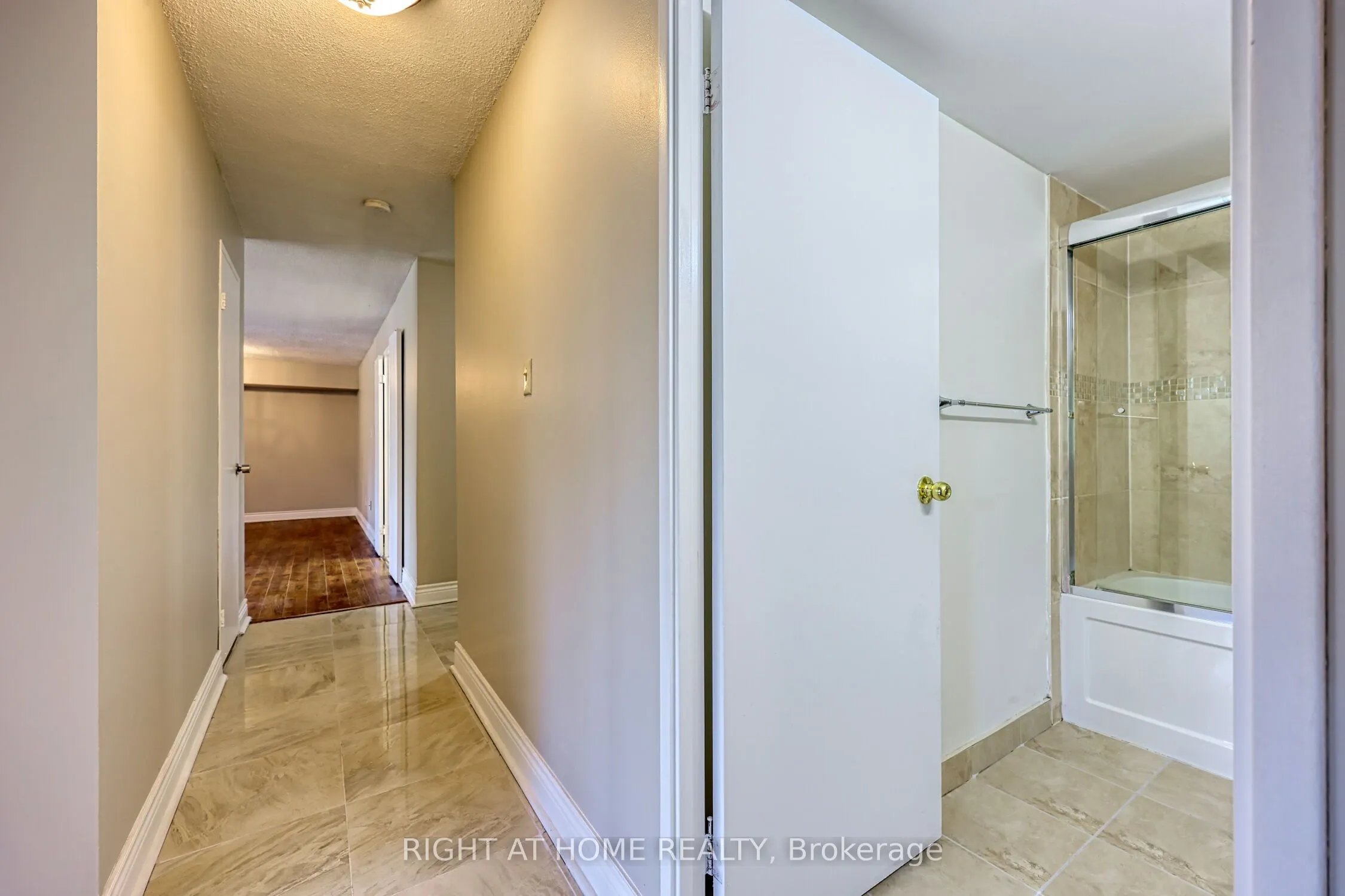 1580 Mississauga Valley, #205