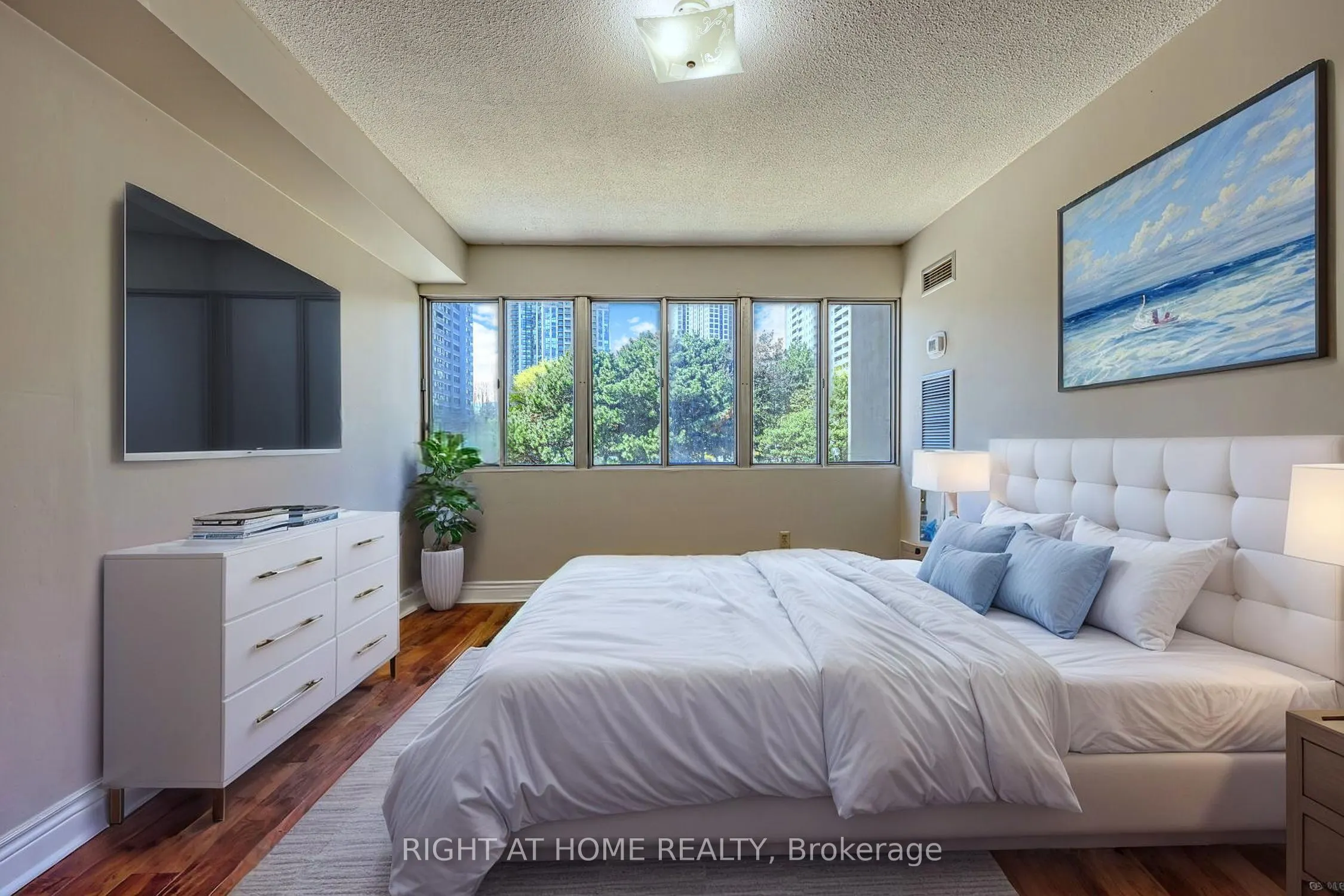 1580 Mississauga Valley, #205