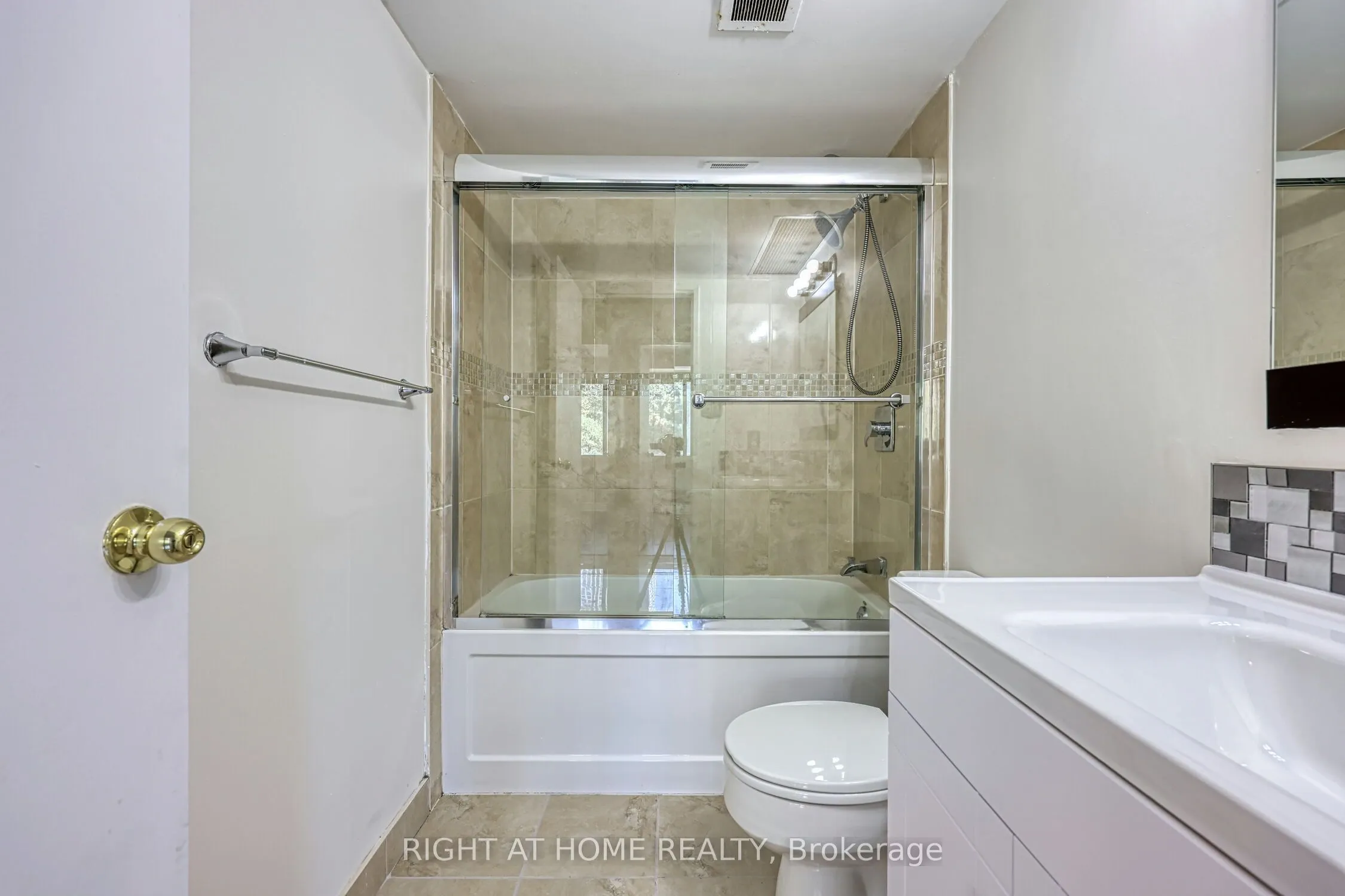 1580 Mississauga Valley, #205