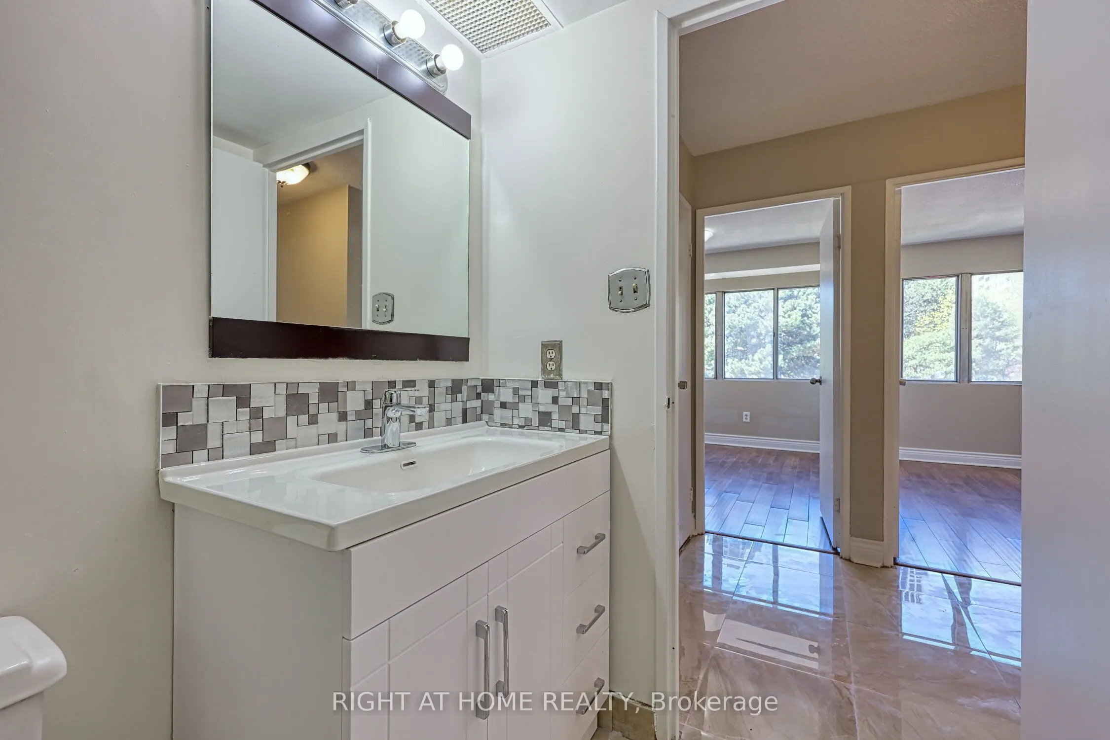 1580 Mississauga Valley, #205