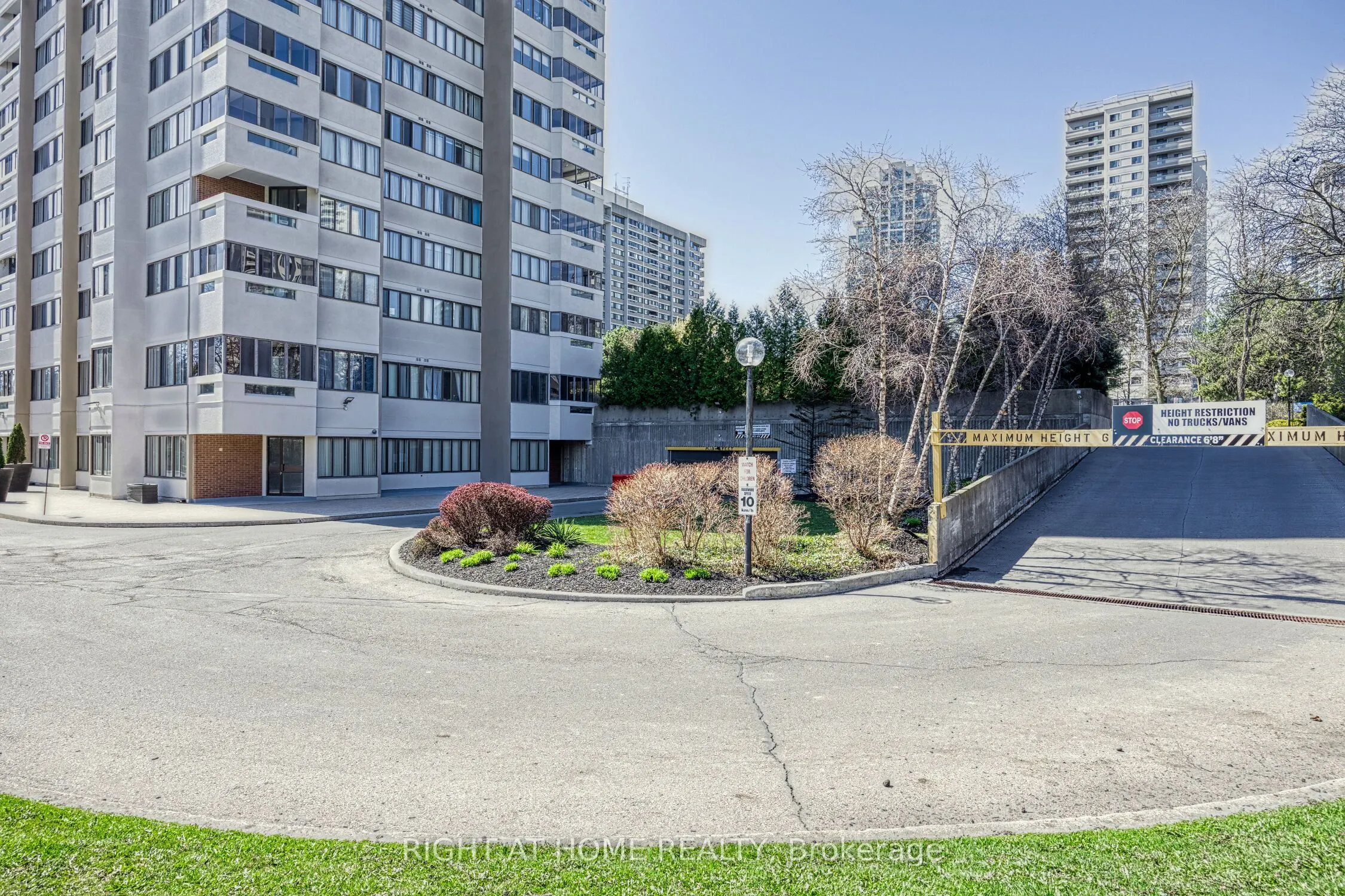1580 Mississauga Valley, #205