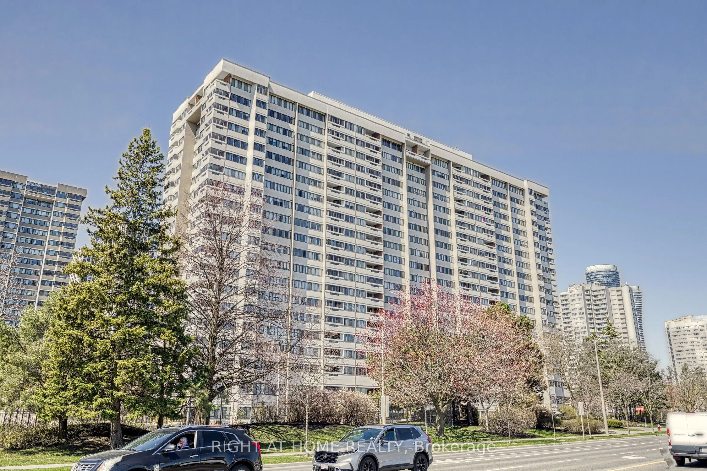 1580 Mississauga Valley, #205