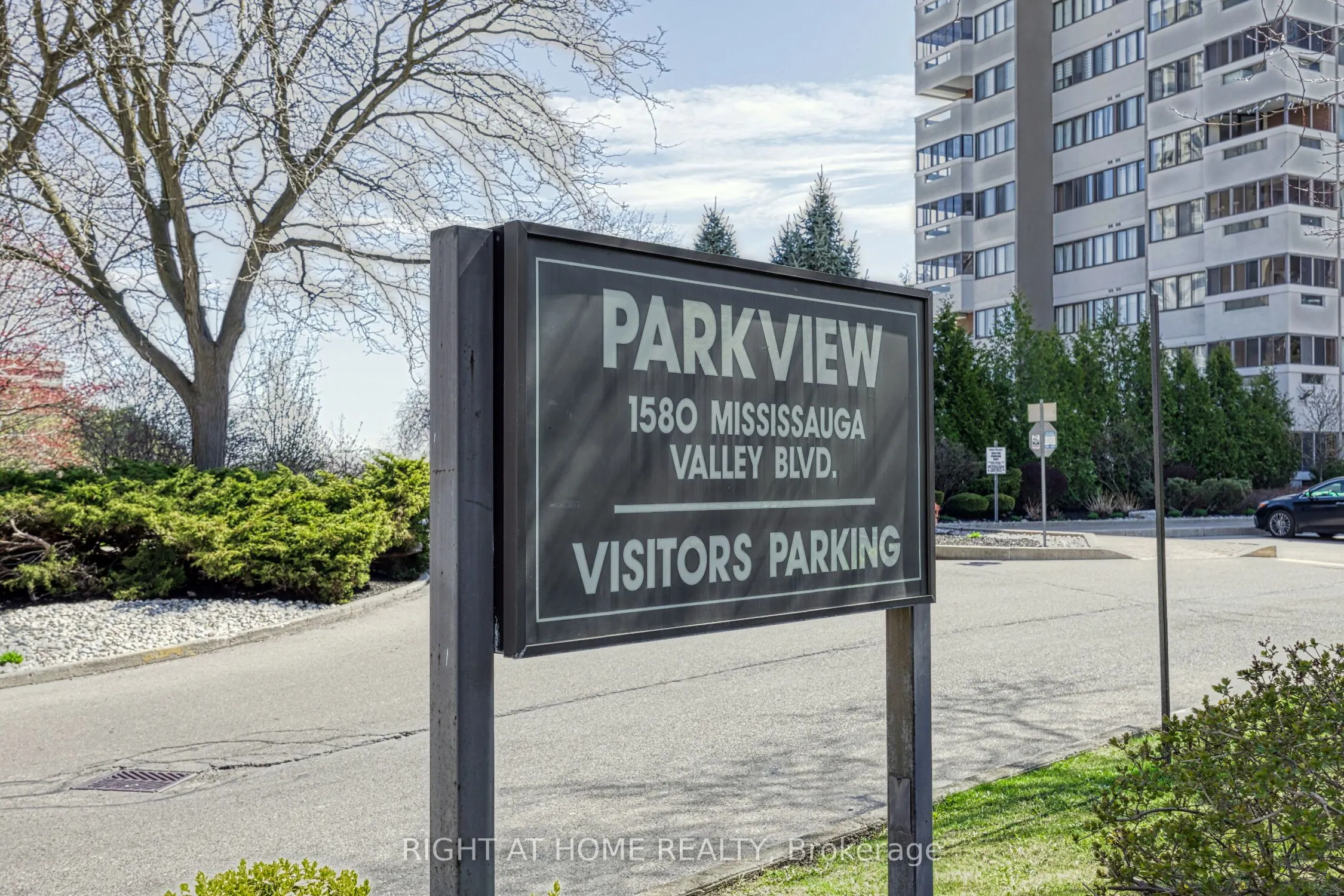 1580 Mississauga Valley, #205