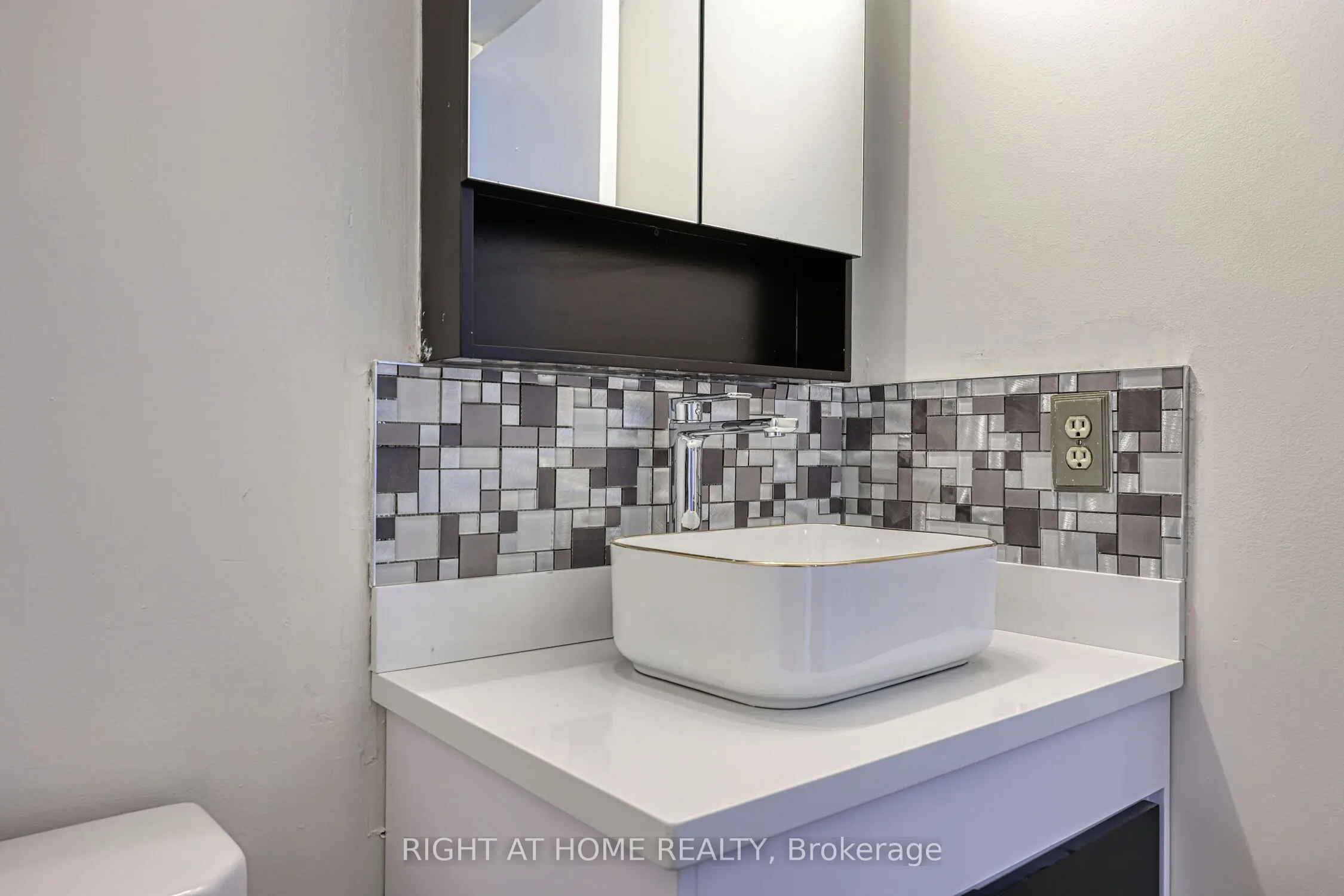 1580 Mississauga Valley, #205