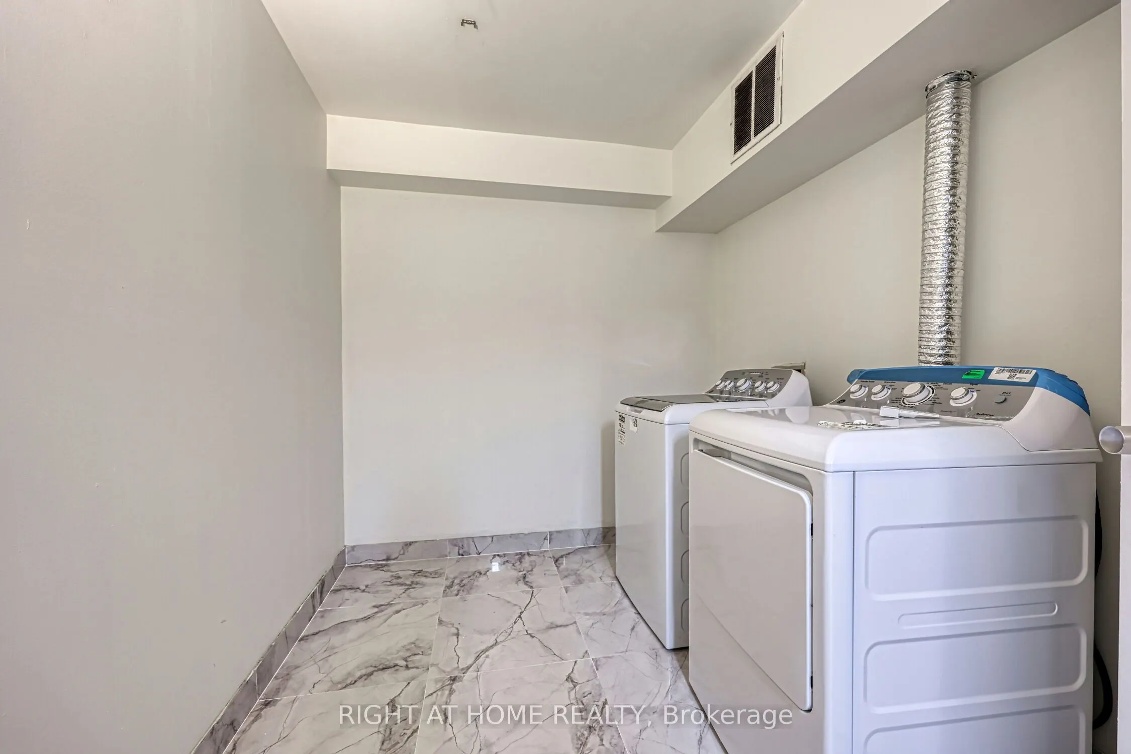 1580 Mississauga Valley, #205