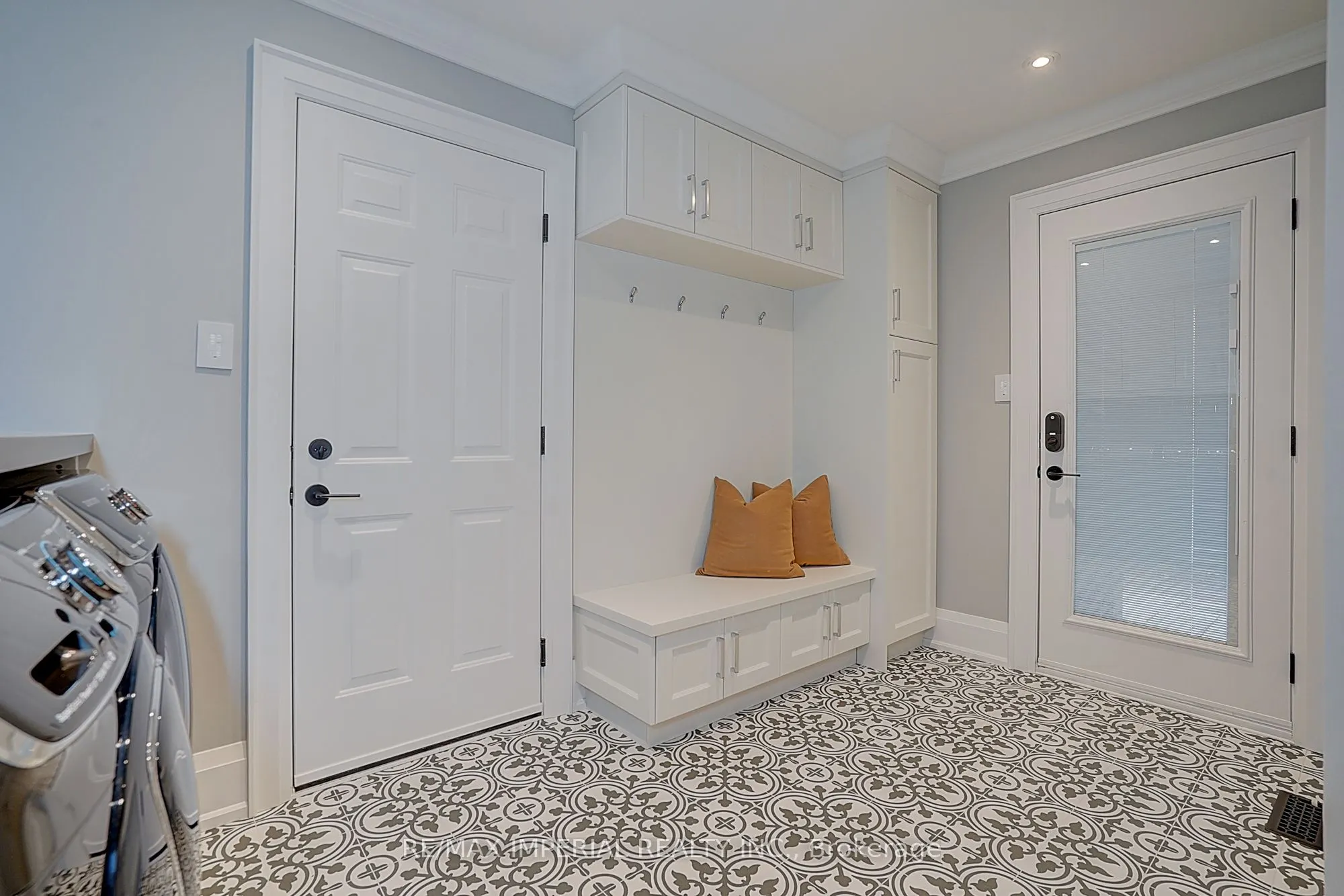 1832 Pine Siskin Court