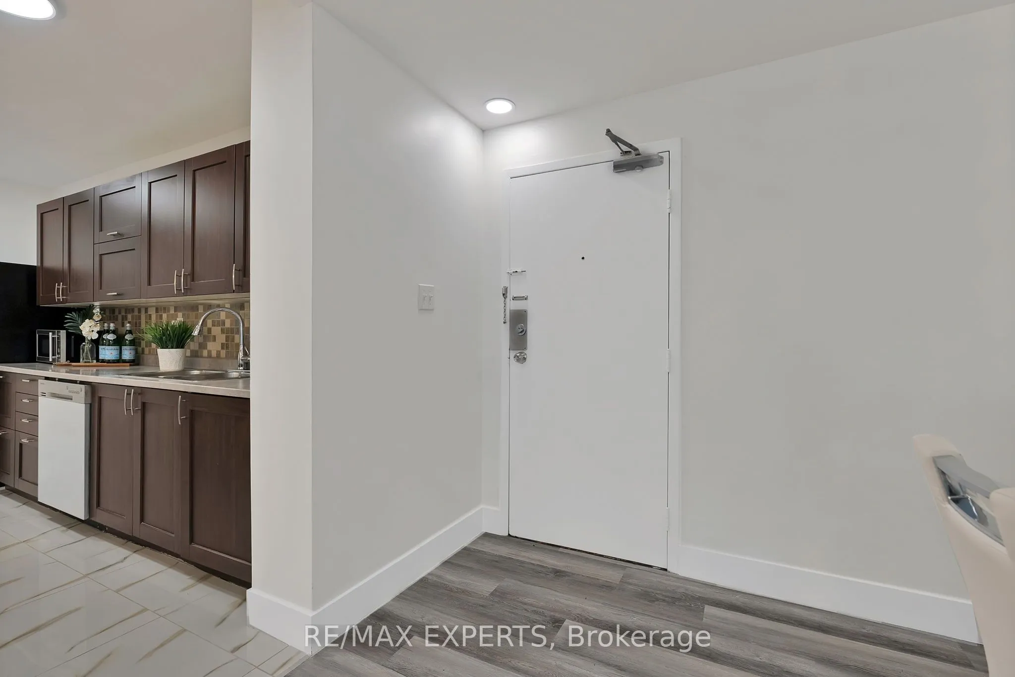 390 Dixon Road, #1013