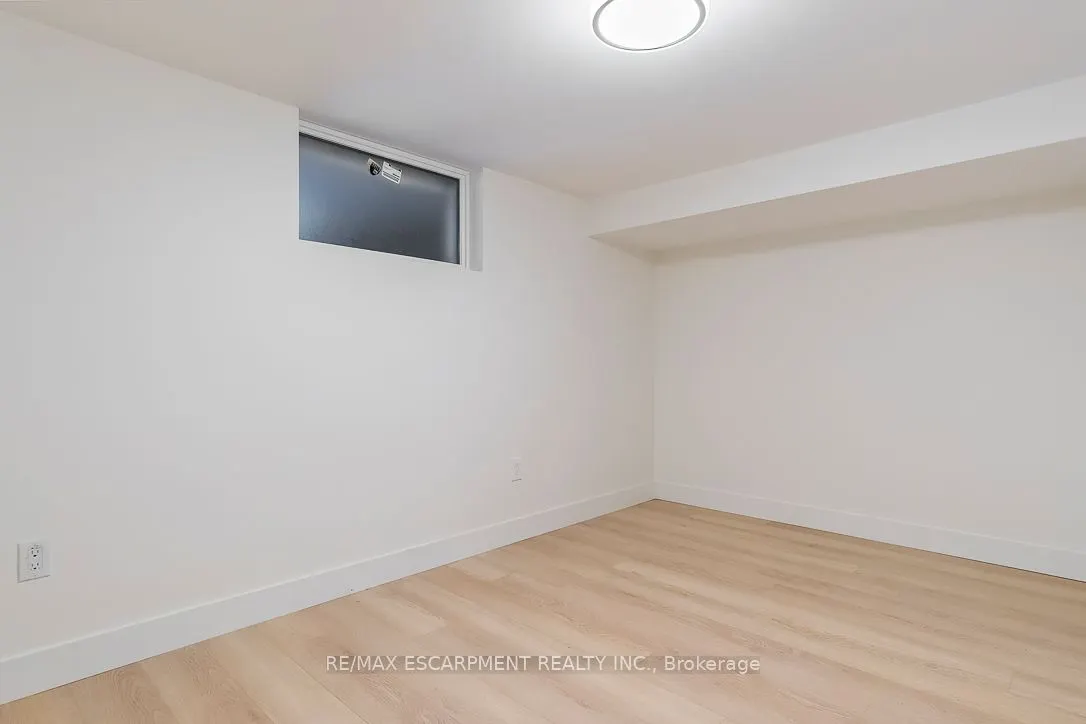 206 Queen Street W, #Lower