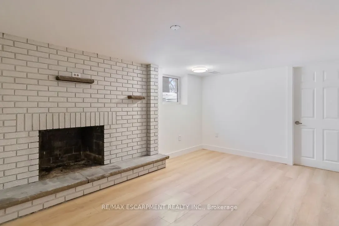 206 Queen Street W, #Lower