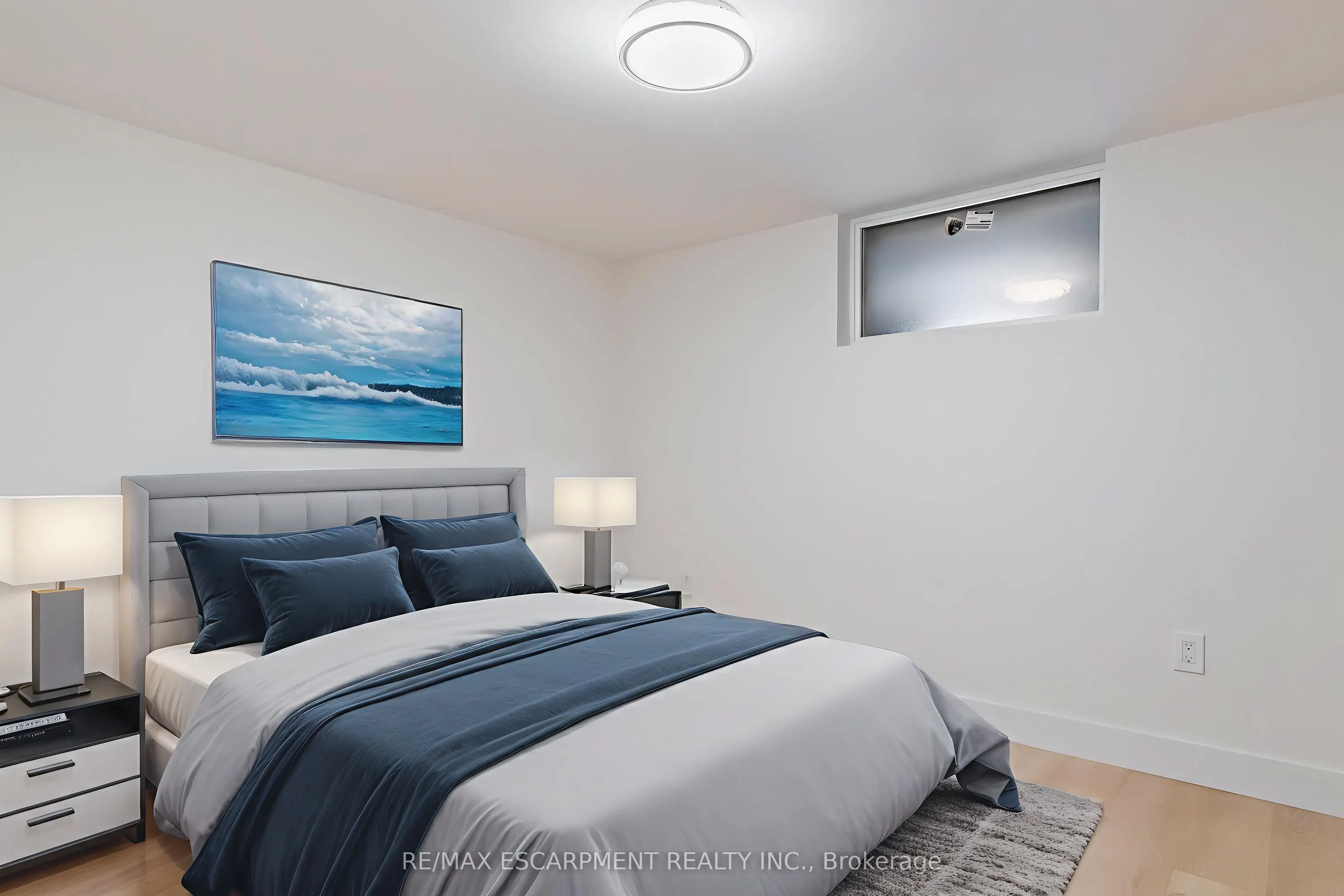 206 Queen Street W, #Lower