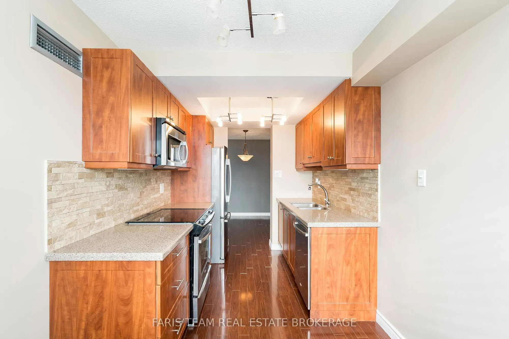 100 County Court Boulevard, #1510